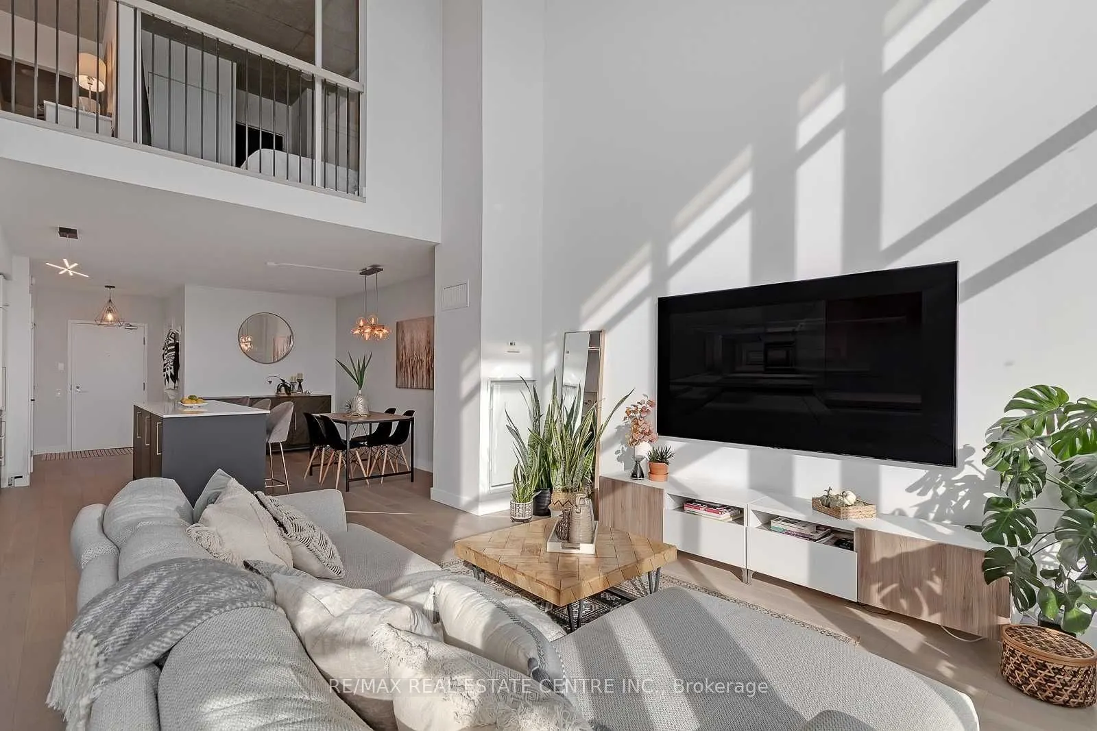 5 Hanna Avenue #407