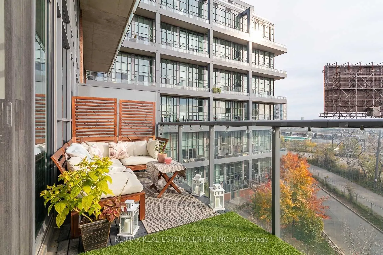 5 Hanna Avenue #407