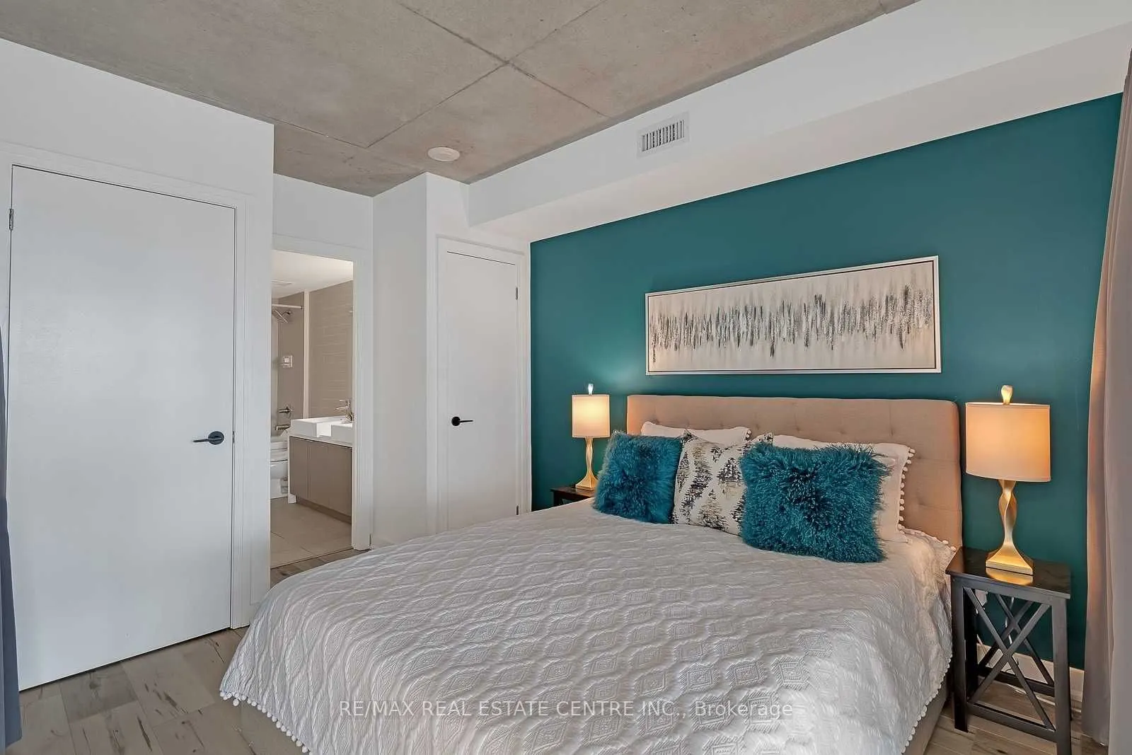 5 Hanna Avenue #407