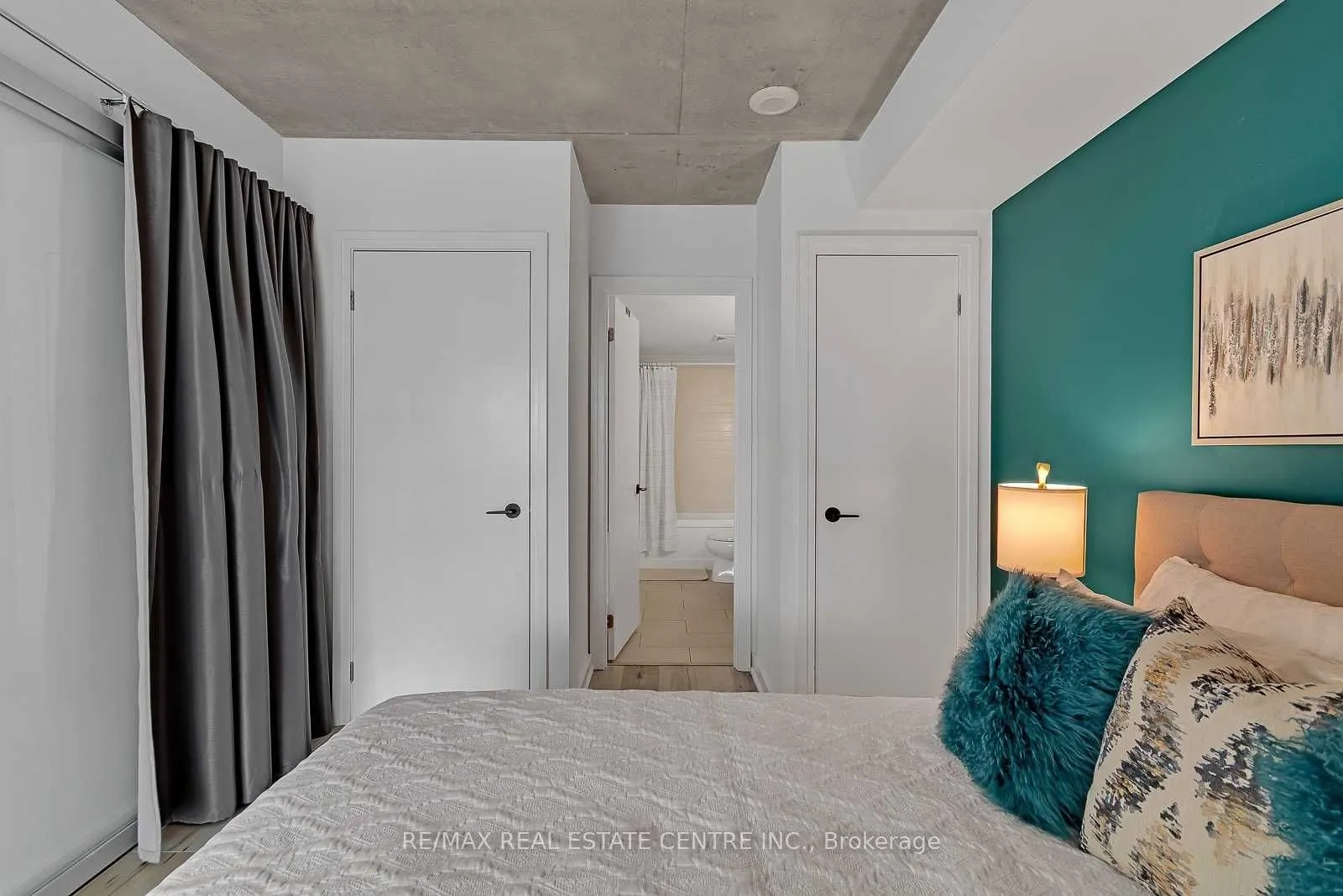 5 Hanna Avenue #407