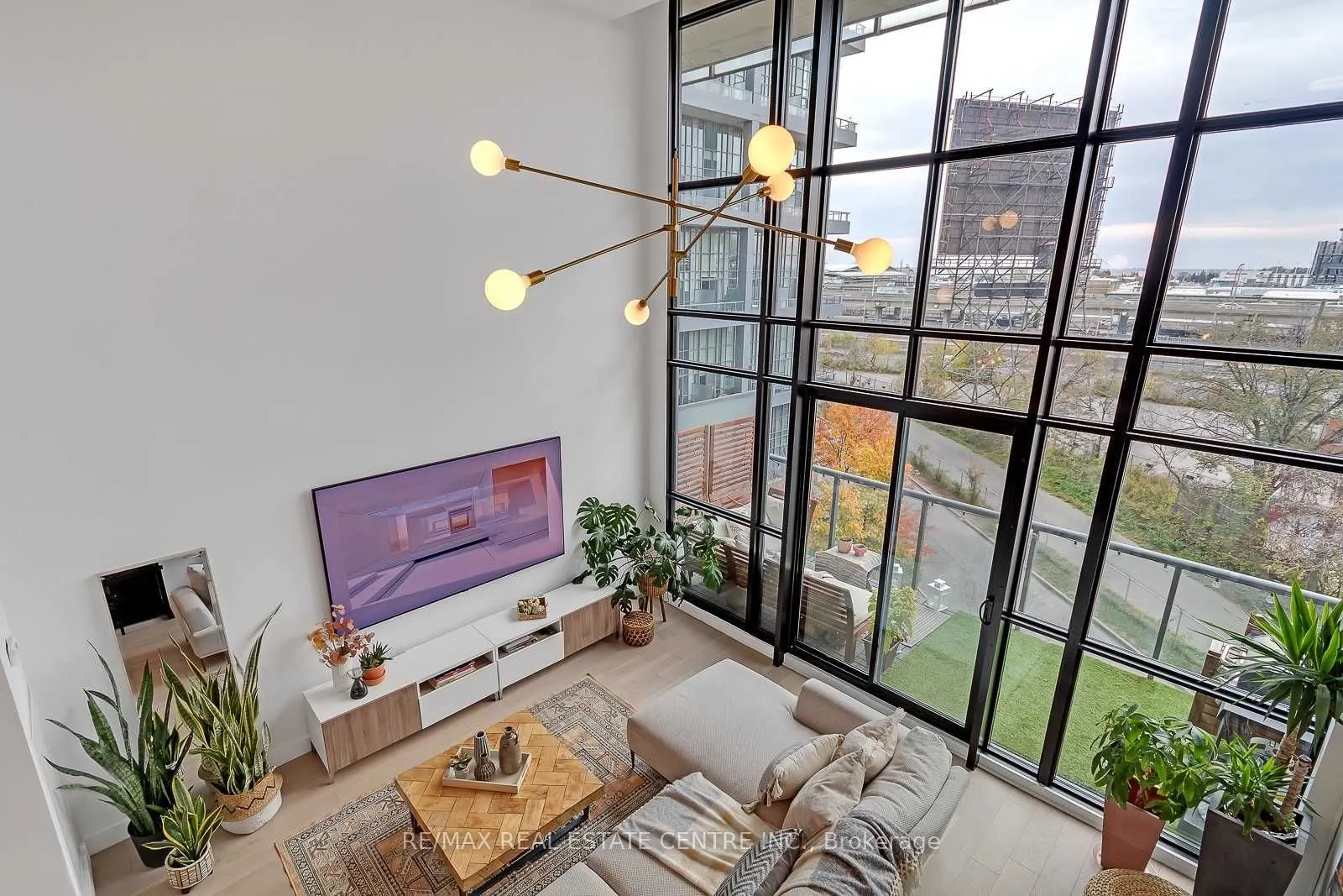 5 Hanna Avenue #407