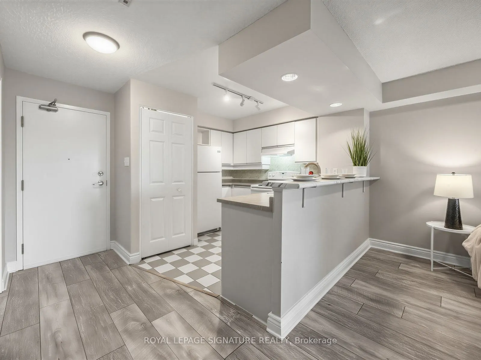 801 King Street W #627