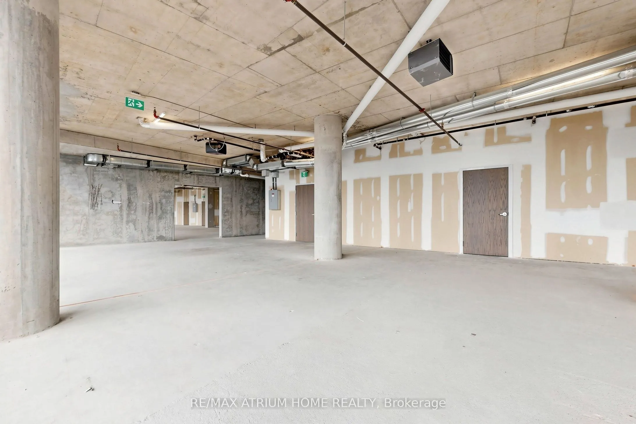 5801 Yonge Street #800-810