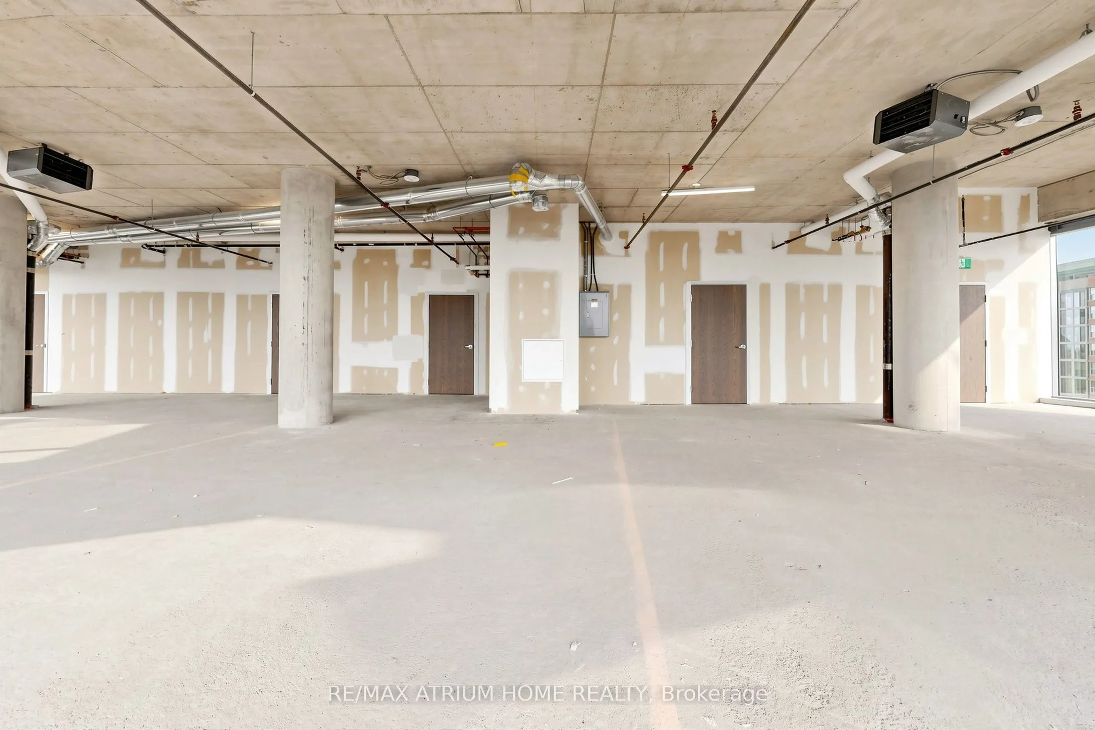 5801 Yonge Street #800-810