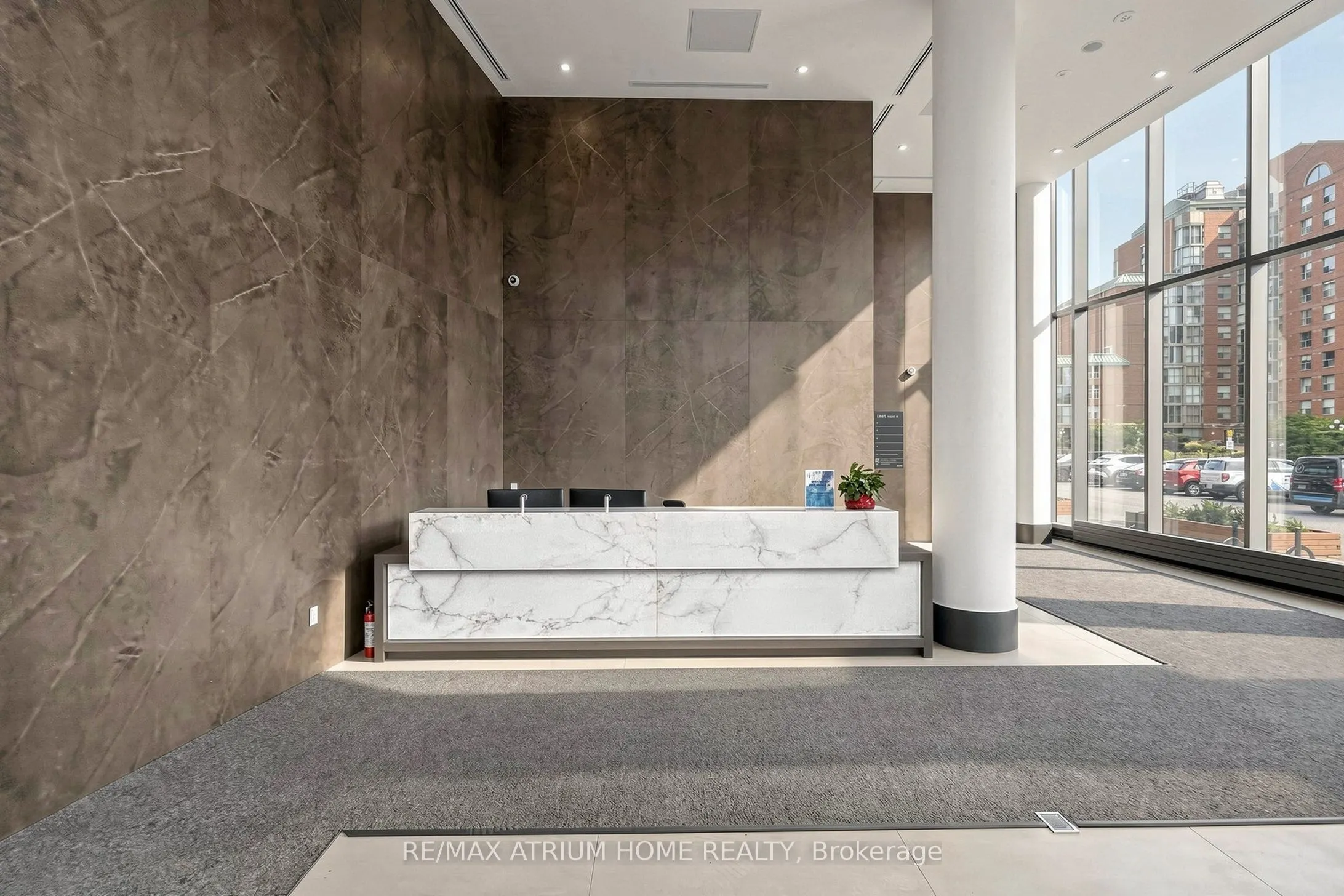 5801 Yonge Street #800