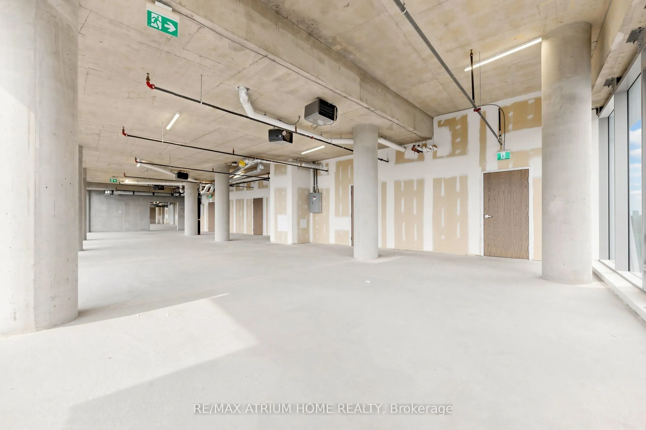5801 Yonge Street #800