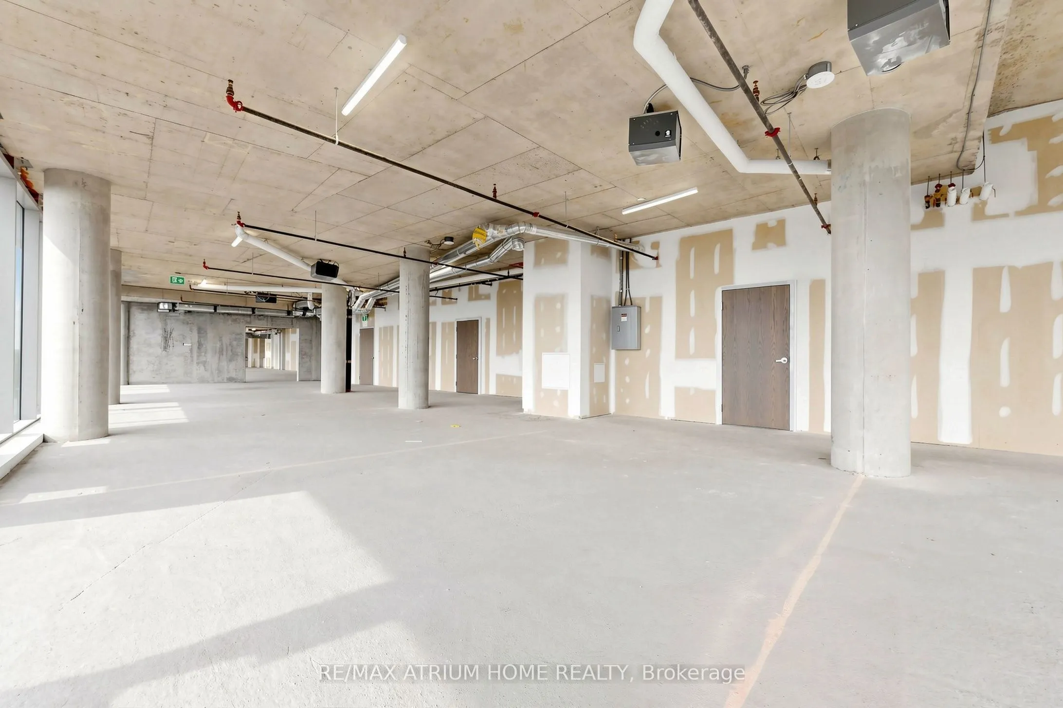 5801 Yonge Street #800