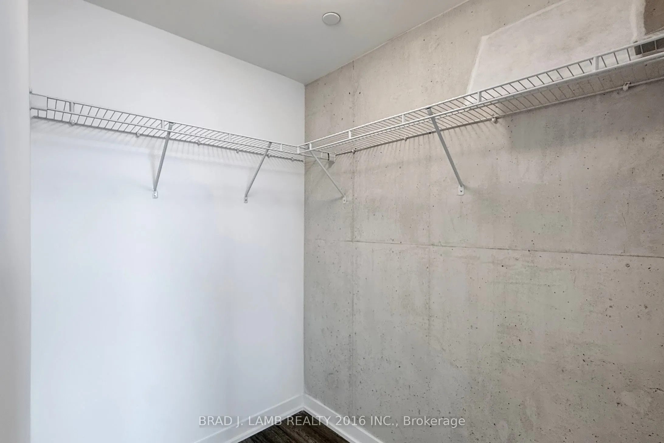 195 McCaul Street #1011