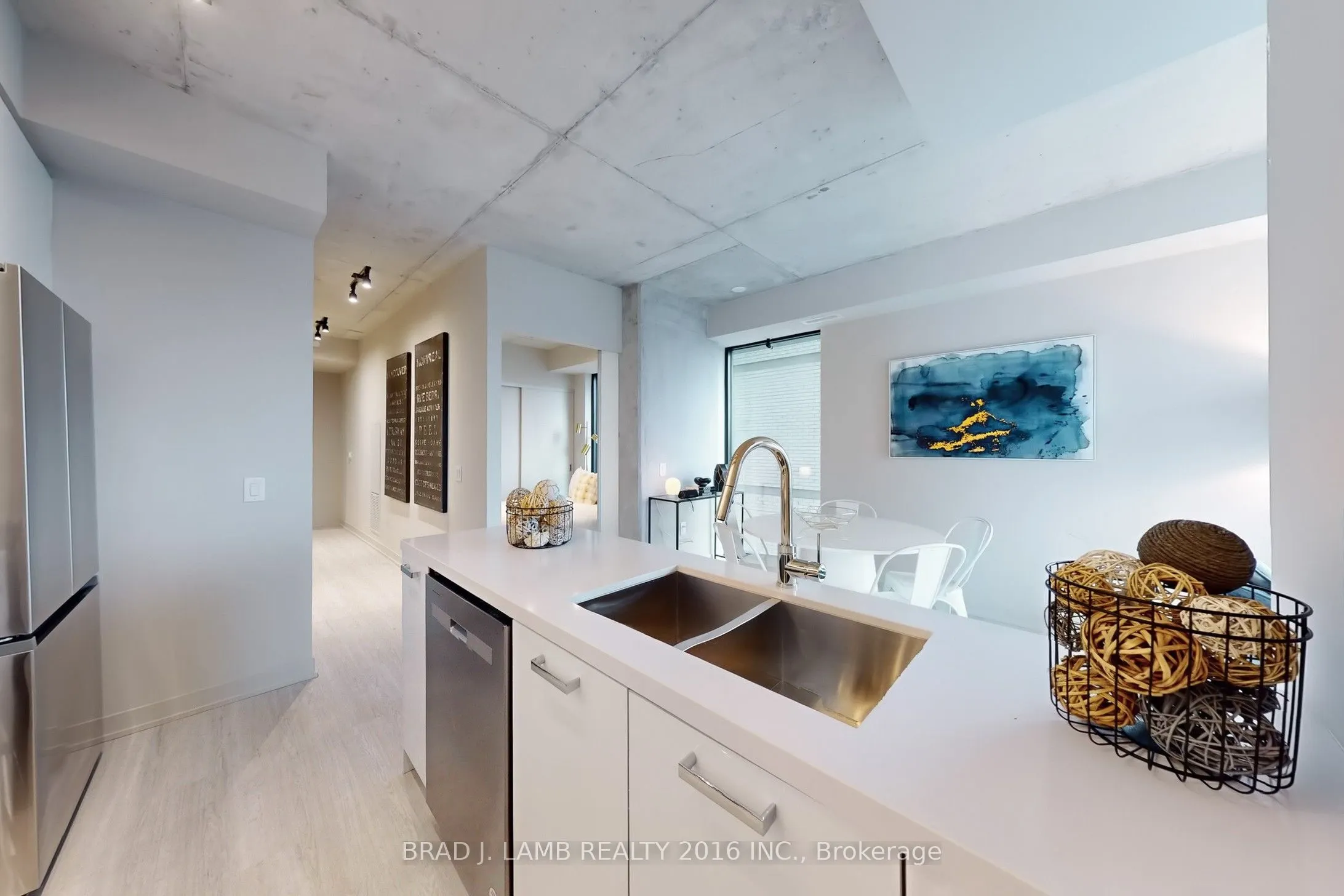 195 McCaul Street #518