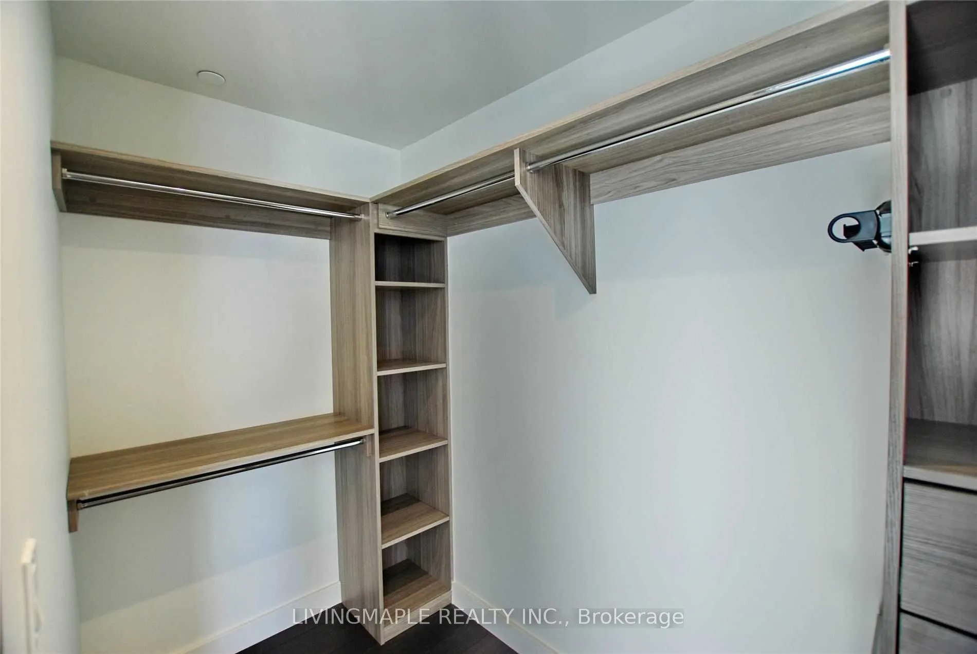 95 Mcmahon Drive #3503