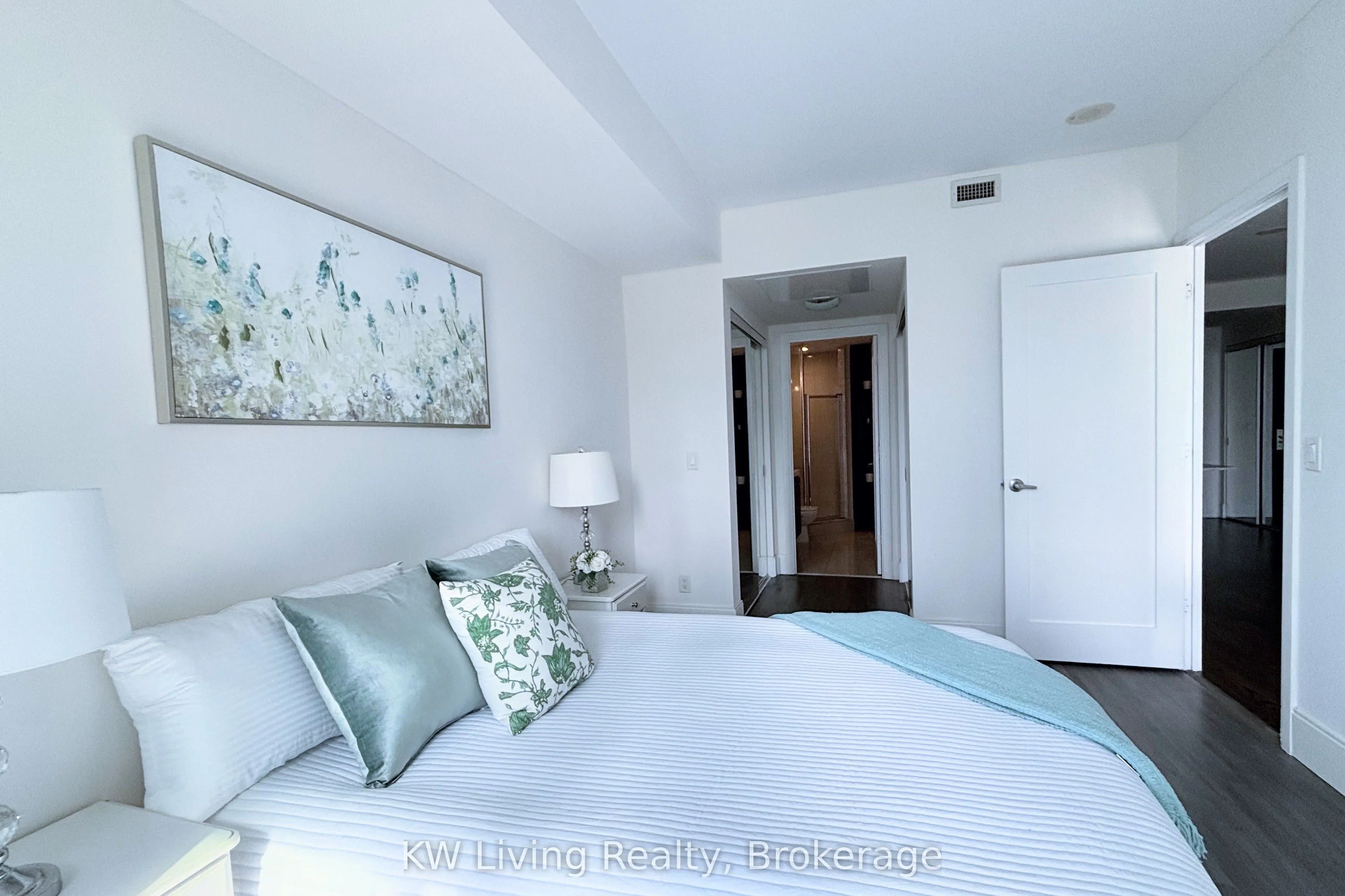 70 Roehampton Avenue #1116