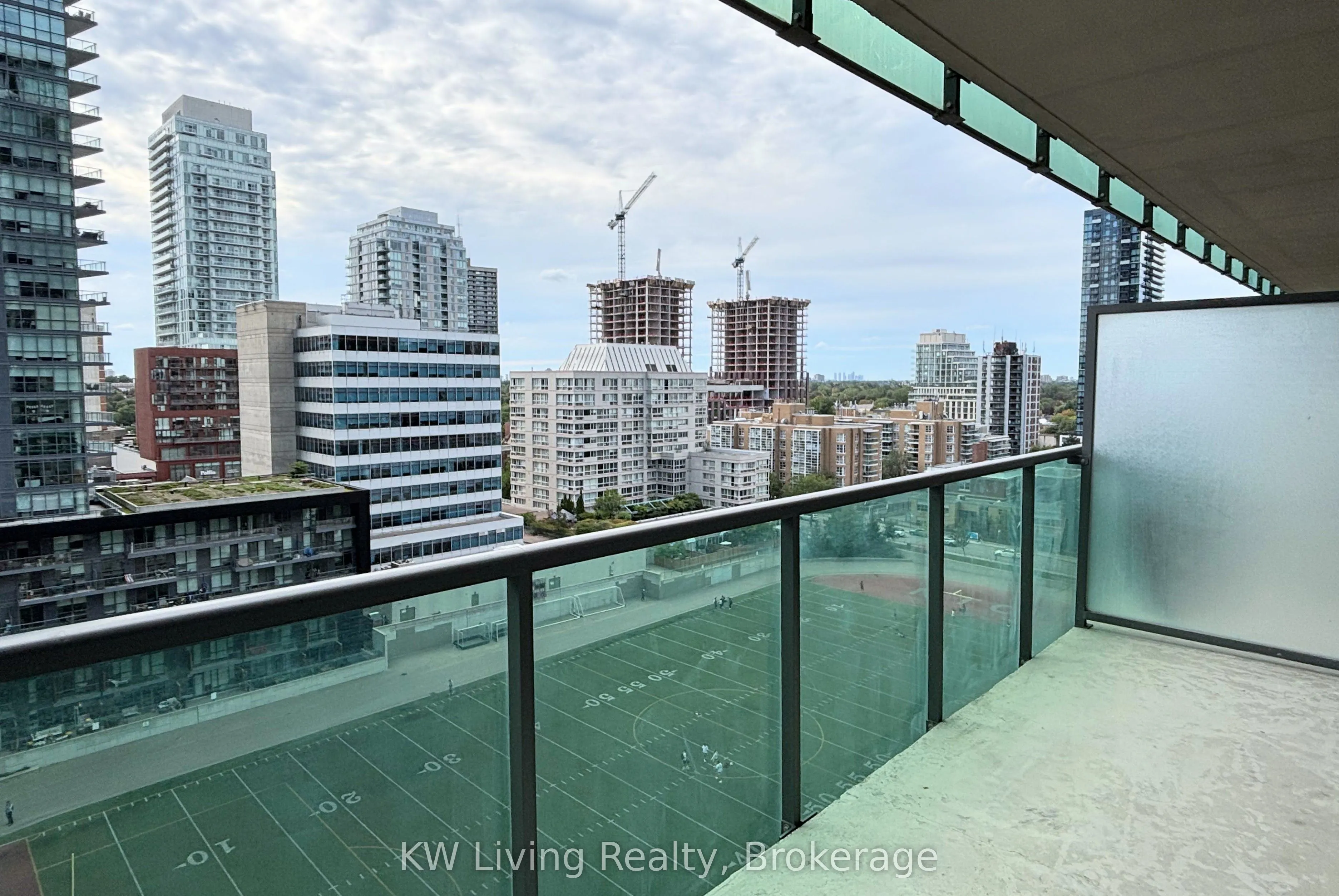 70 Roehampton Avenue #1116