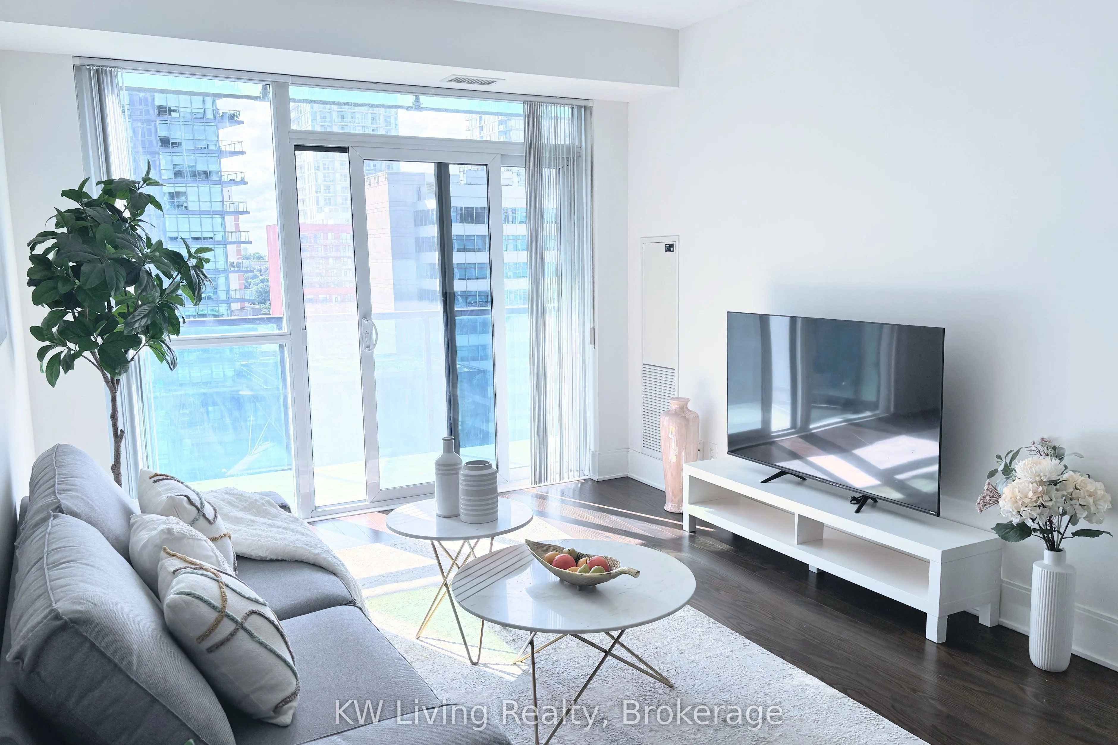 70 Roehampton Avenue #1116