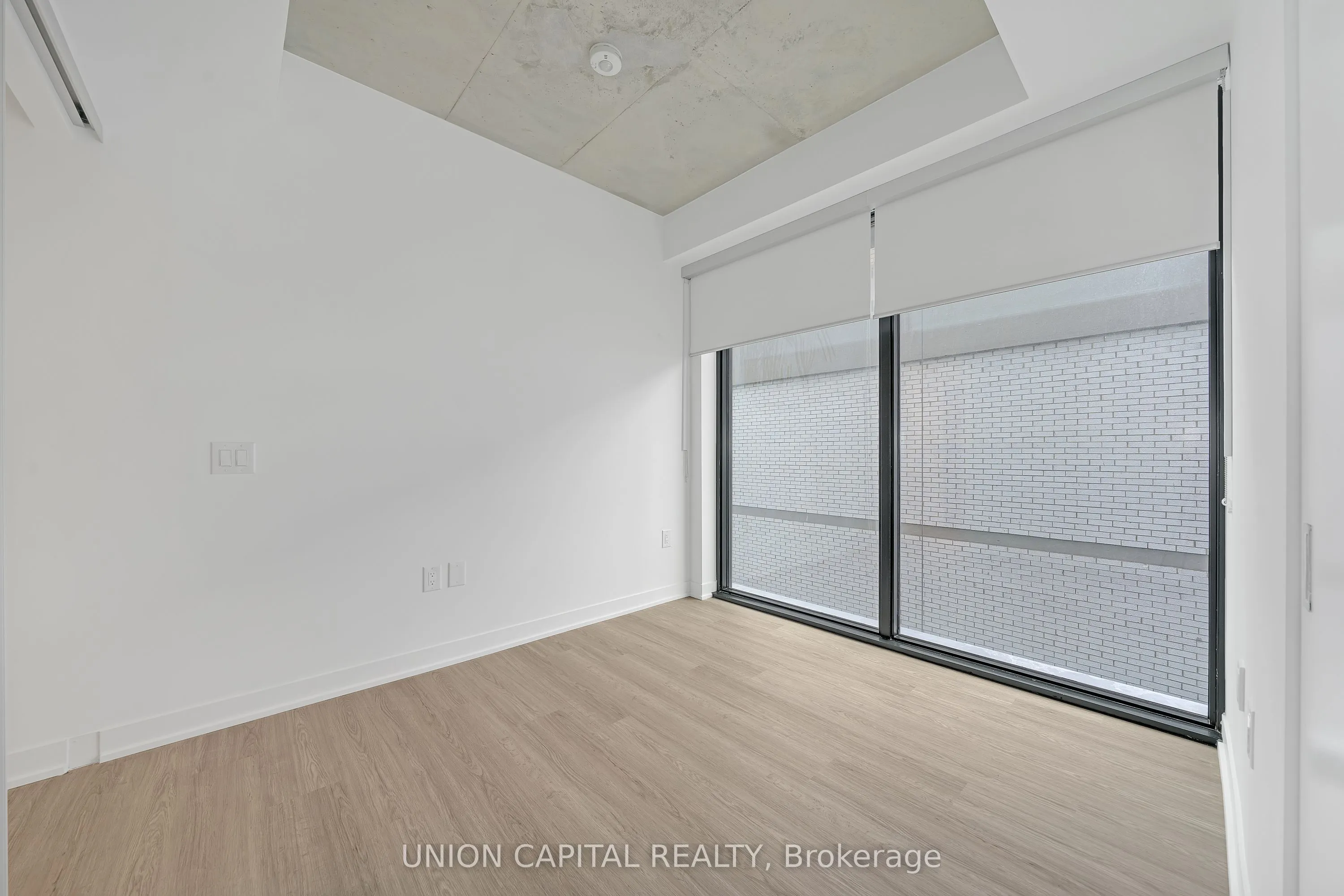 195 McCaul Street #1111