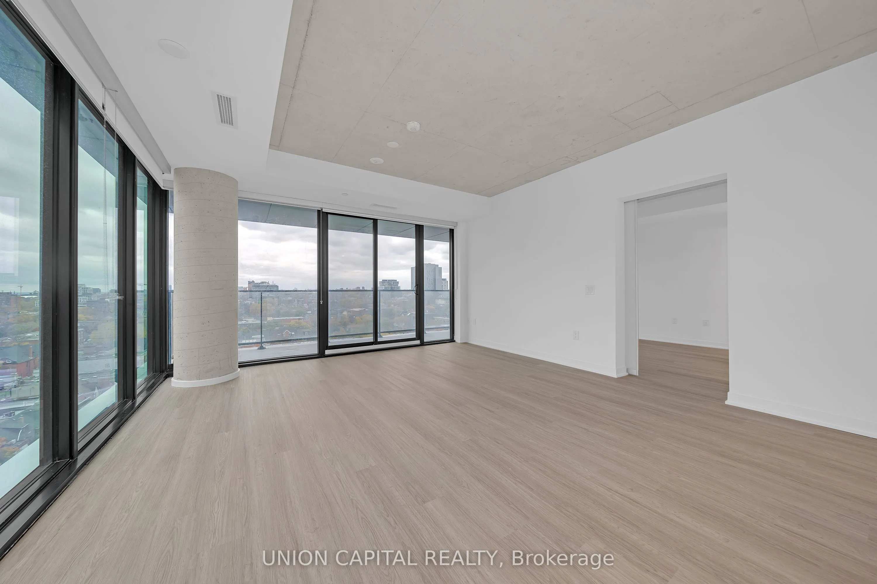 195 McCaul Street #1111