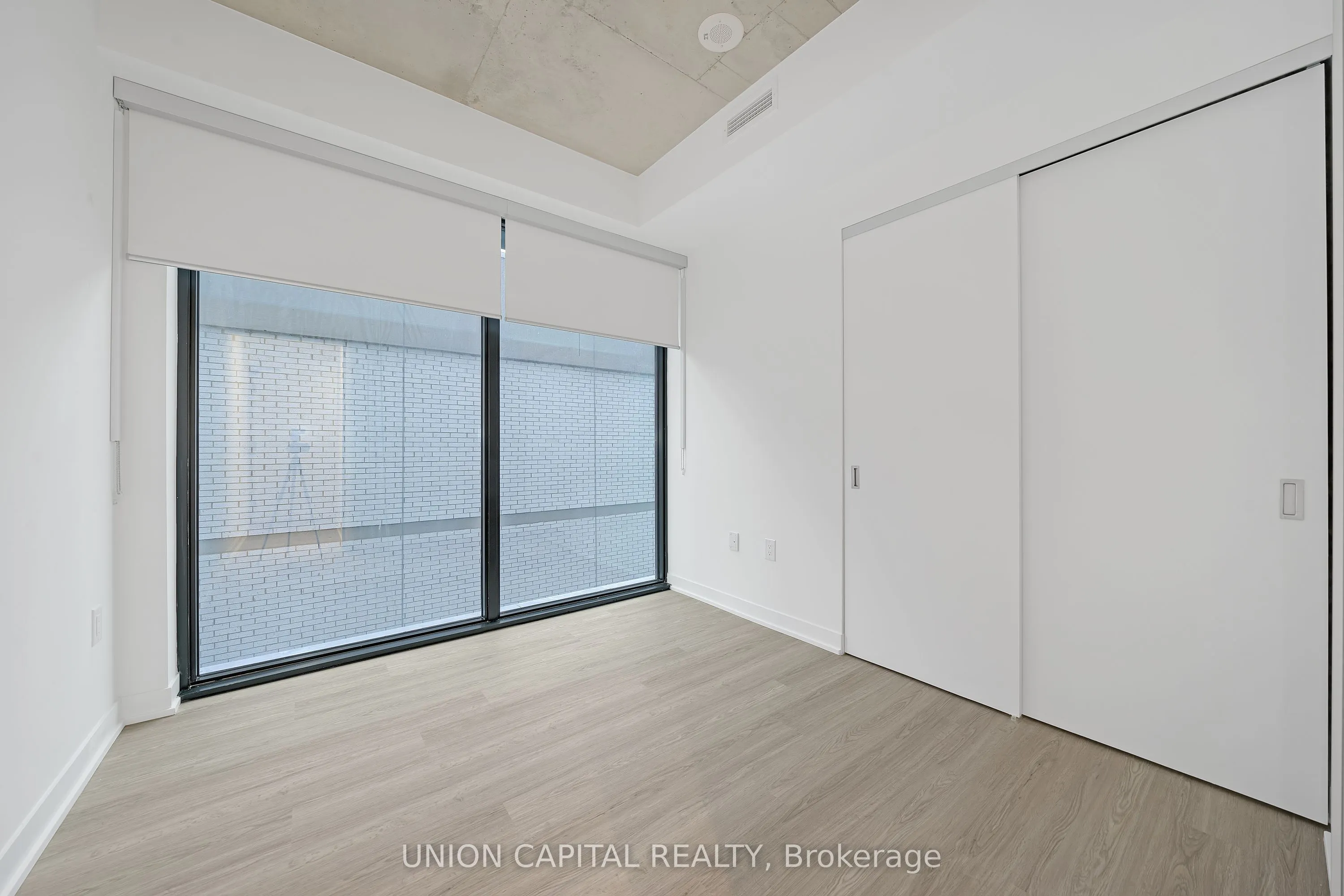 195 McCaul Street #1111