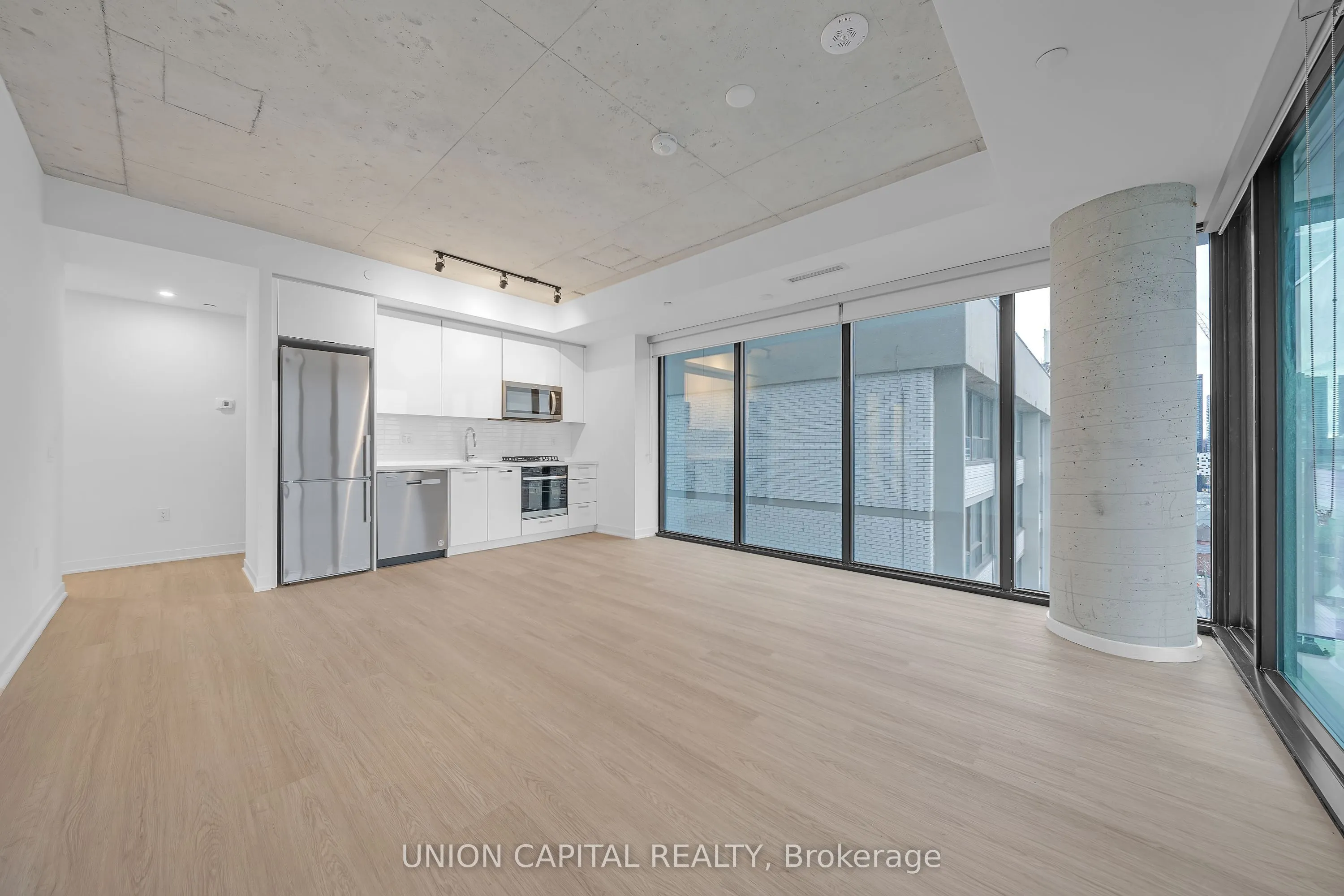 195 McCaul Street #1111