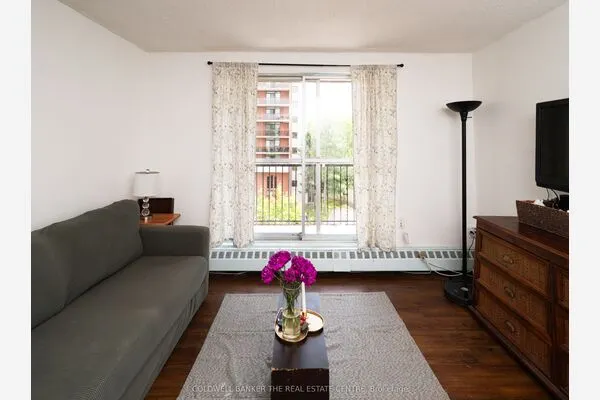 1690 Victoria Park Avenue #404