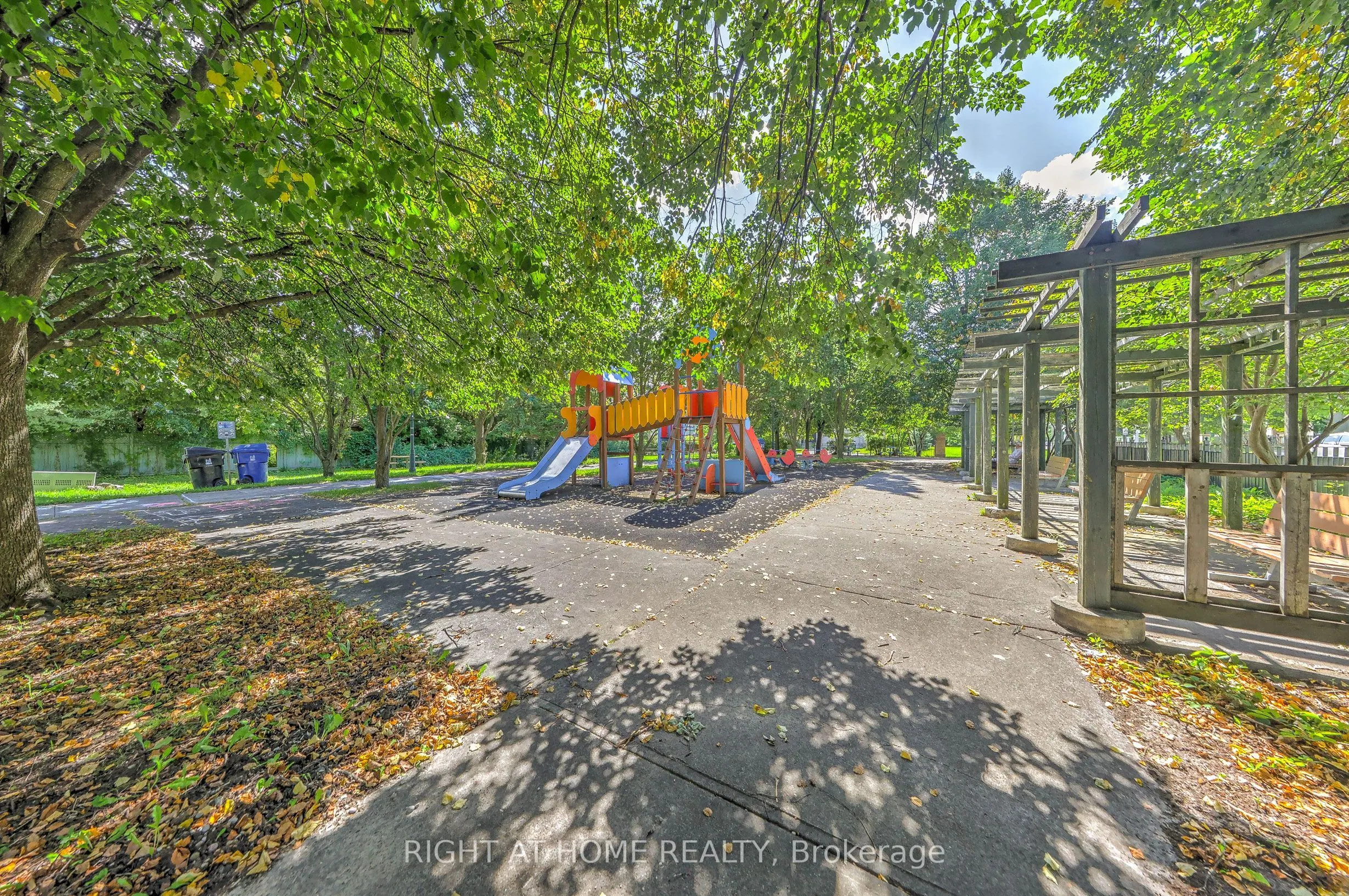 28 Pemberton Avenue #706