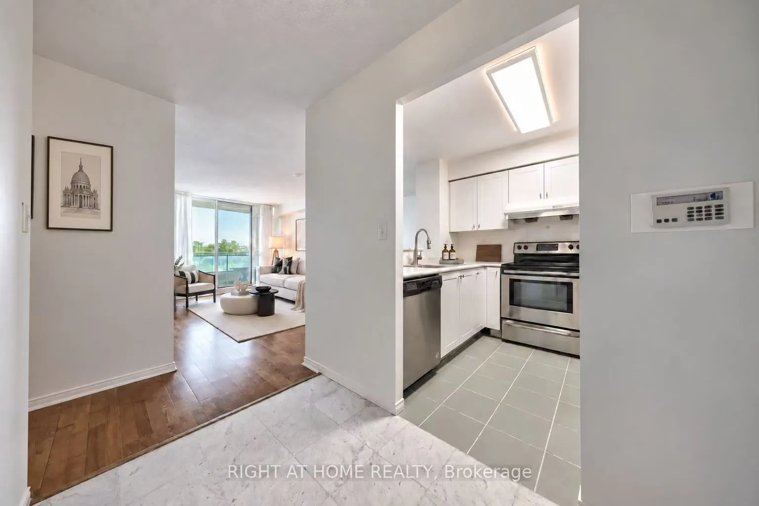 28 Pemberton Avenue #706