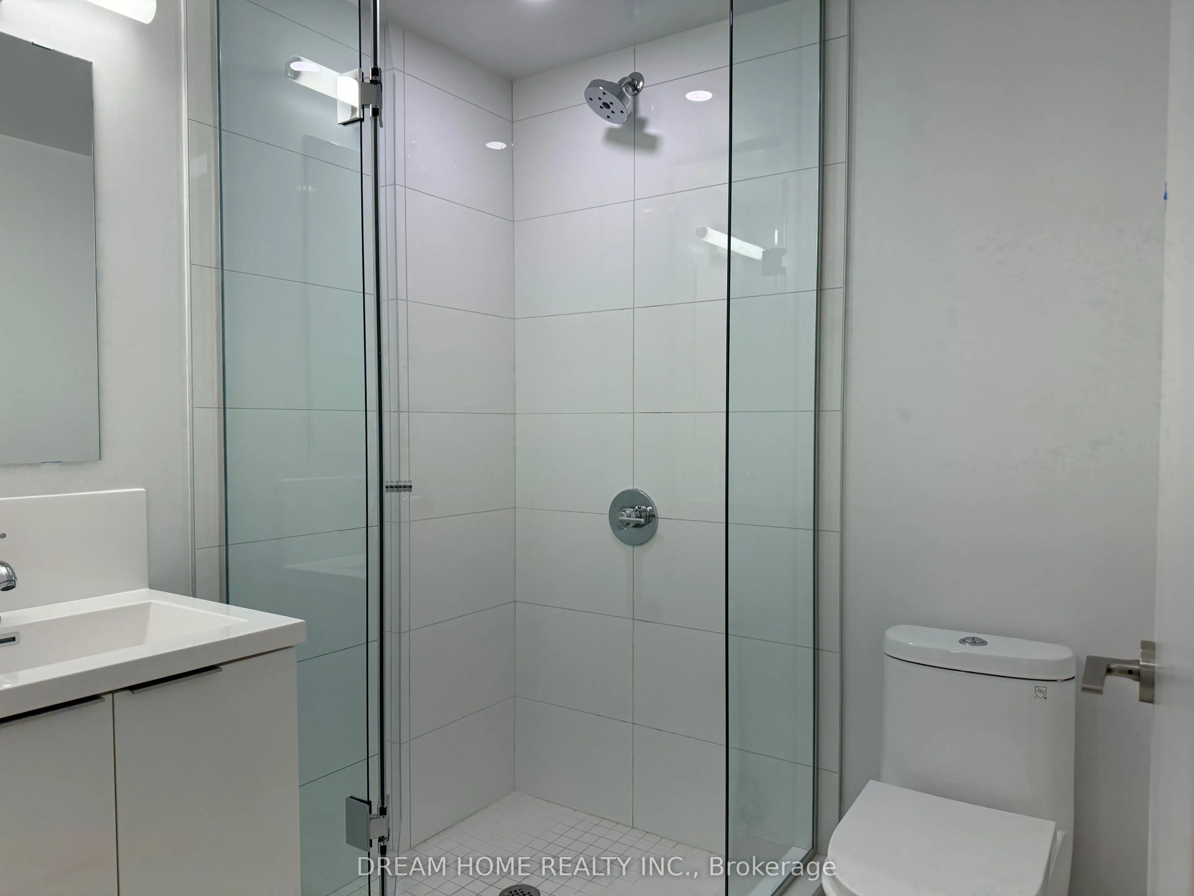 230 Simcoe Street #1226
