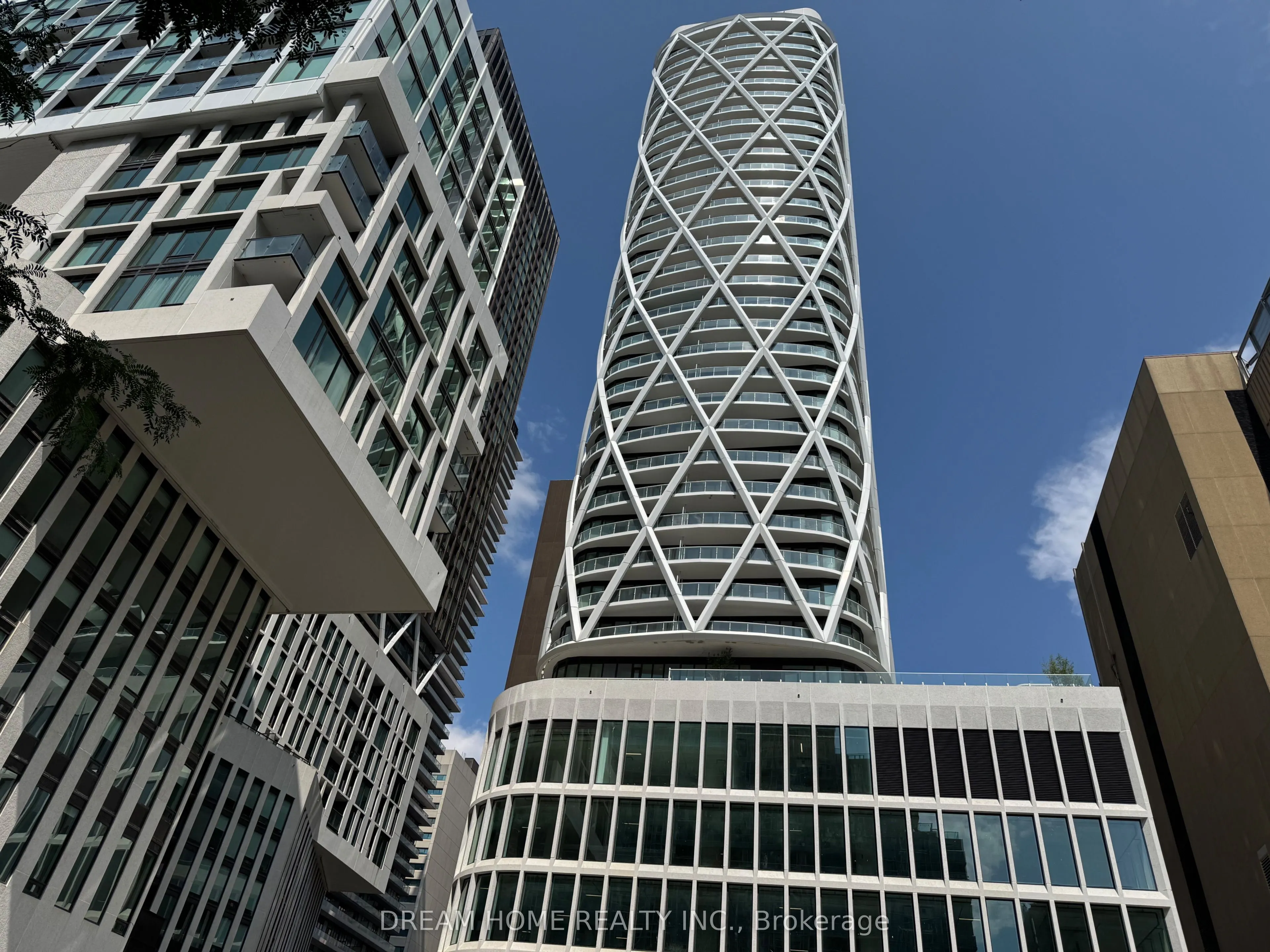 230 Simcoe Street #1226