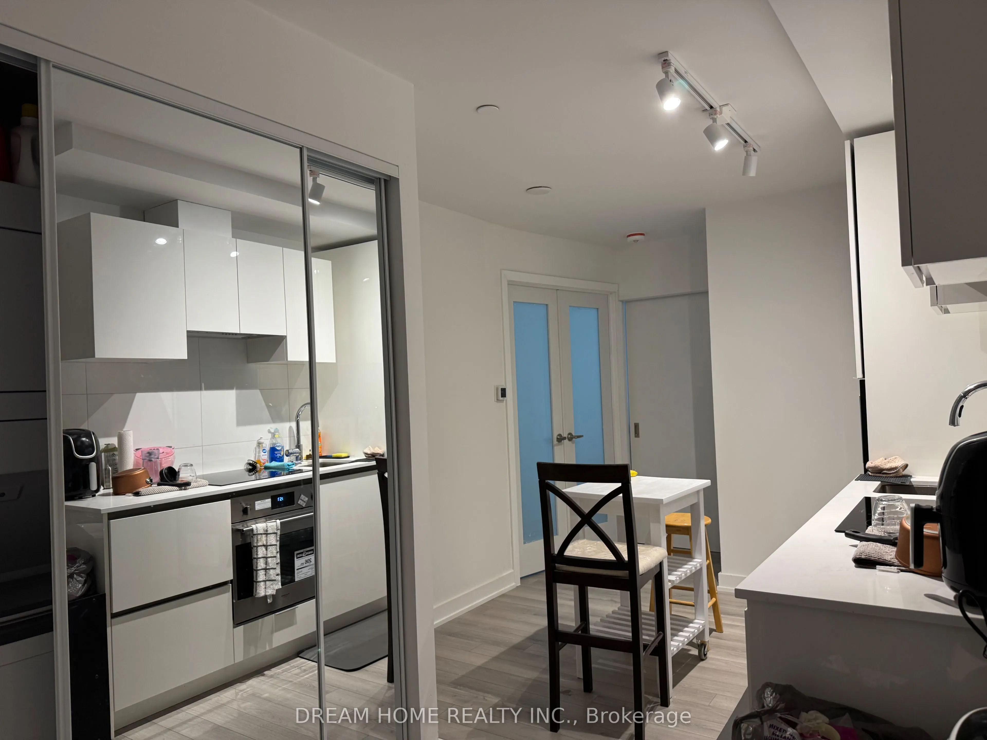 230 Simcoe Street #1226