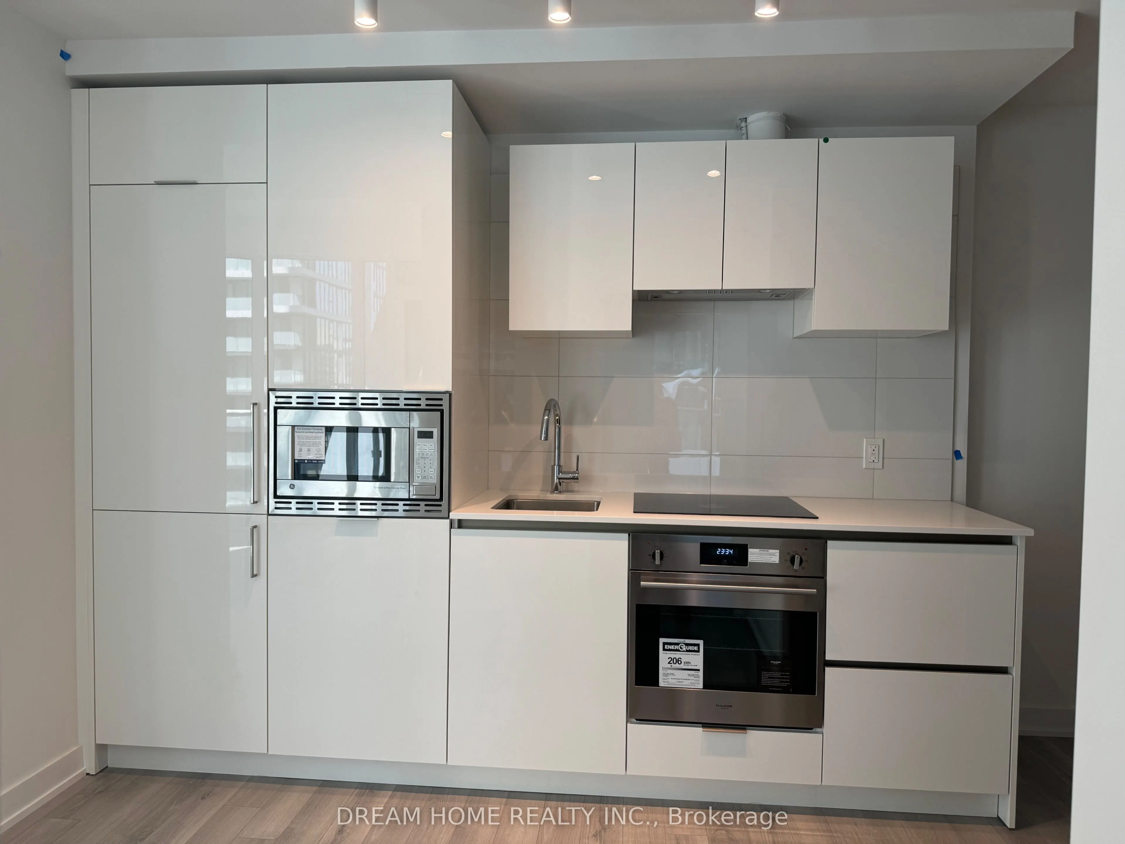230 Simcoe Street #1226