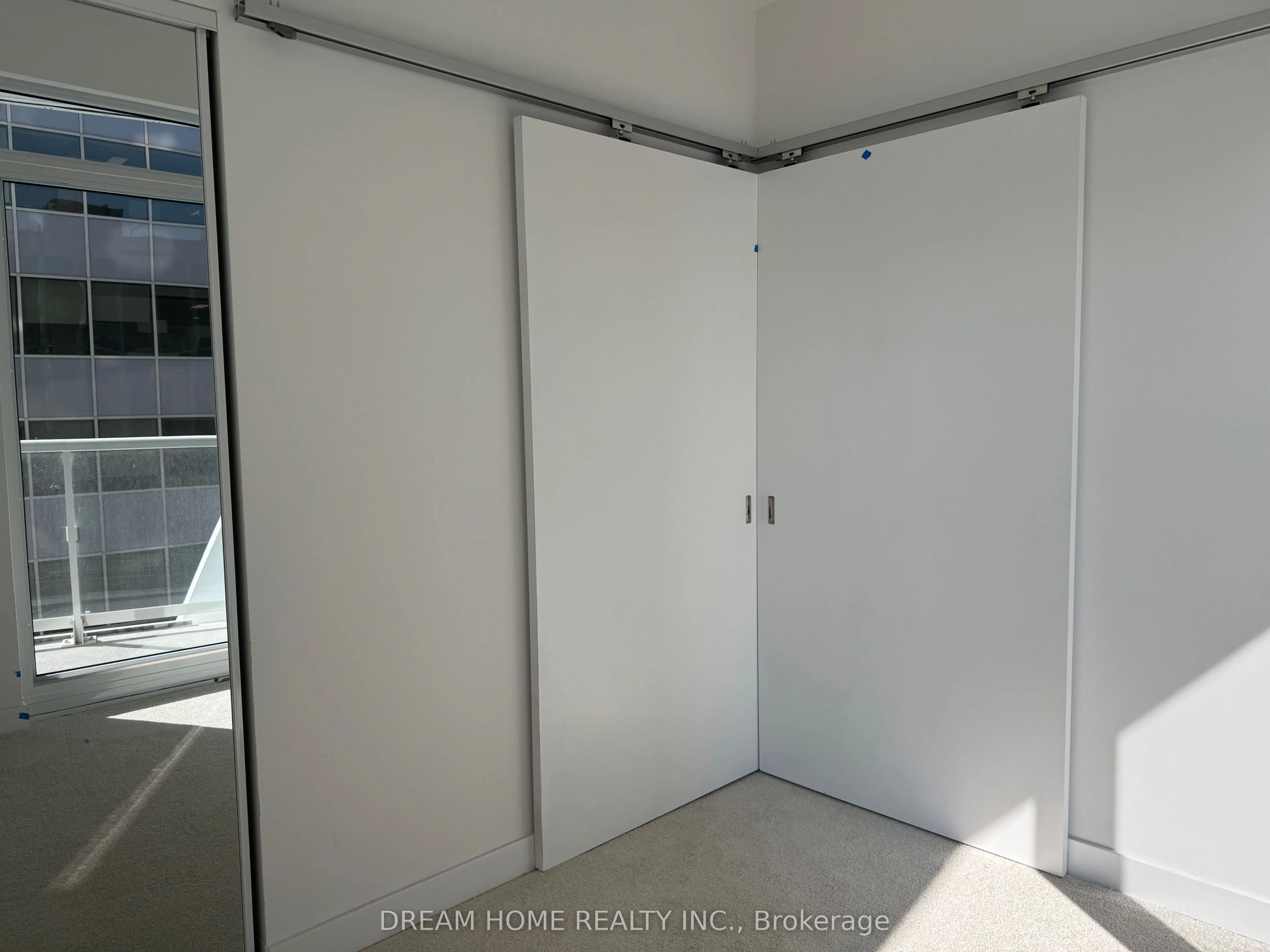 230 Simcoe Street #1226