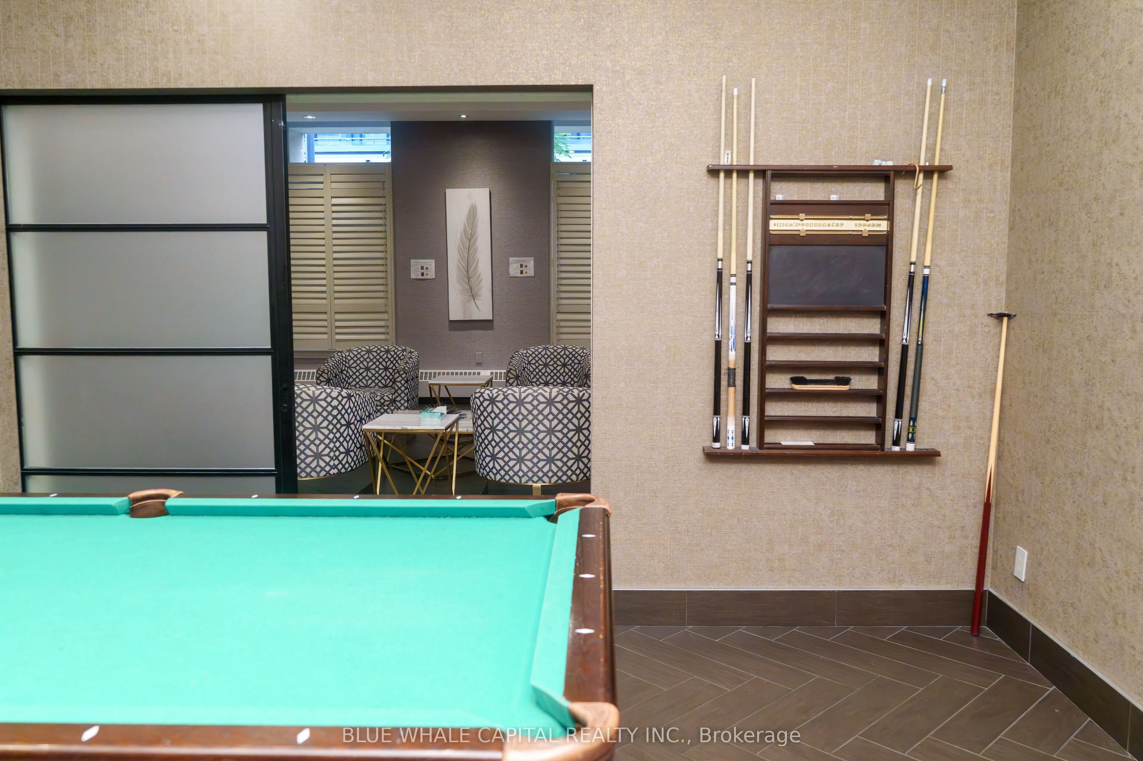 18 Kenaston Gardens #1707