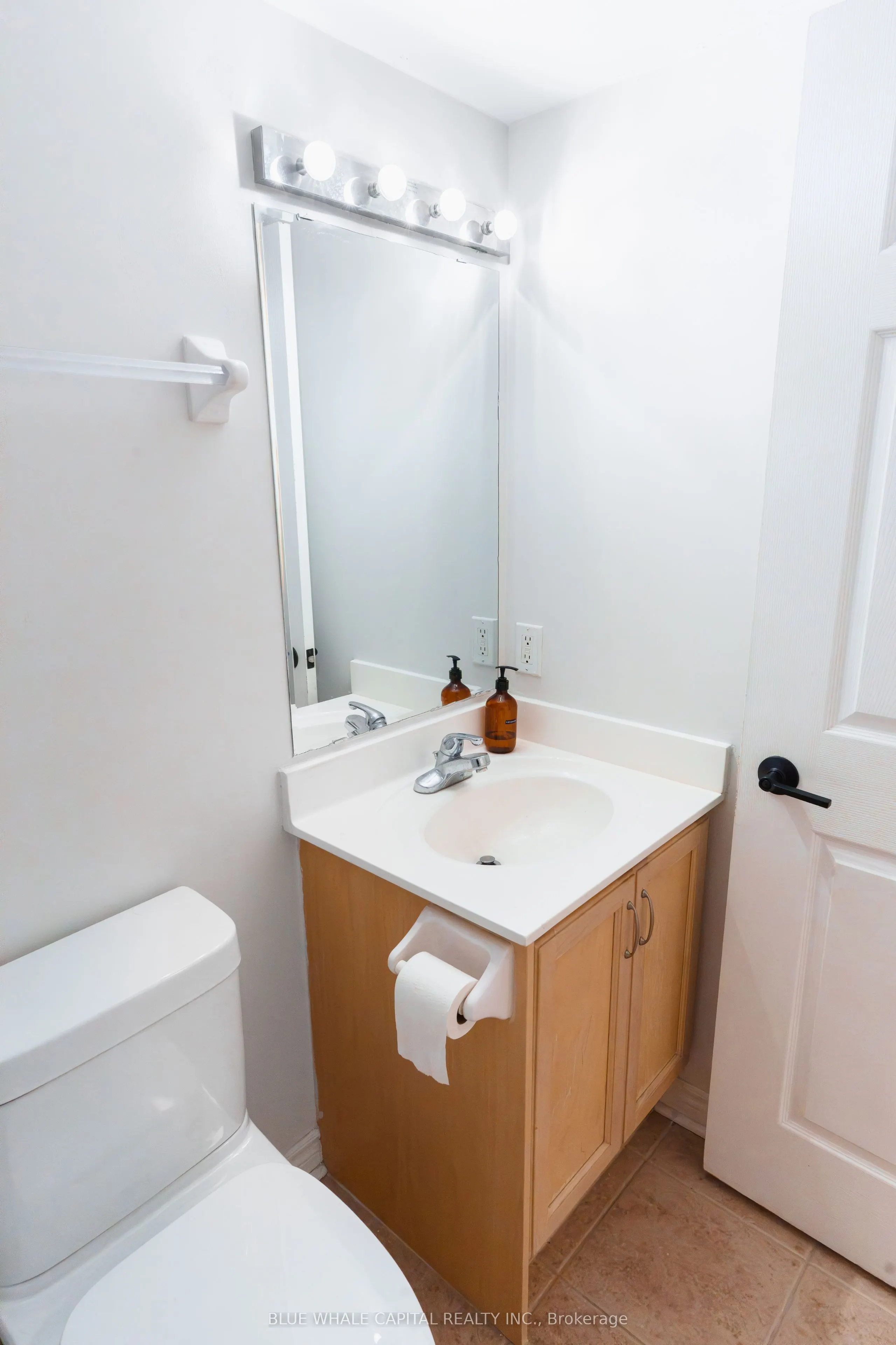 18 Kenaston Gardens #1707