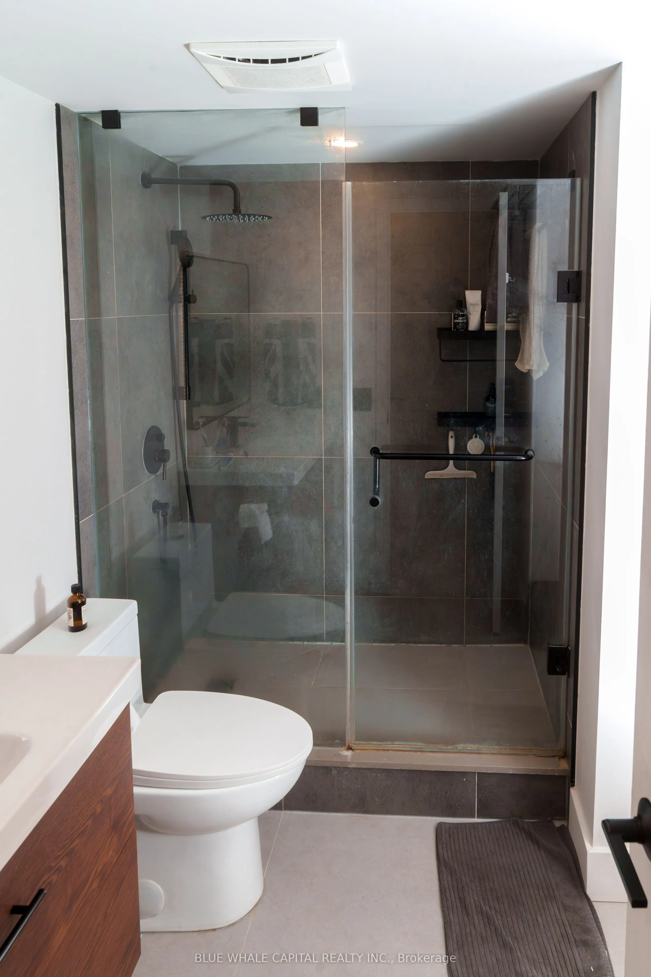 18 Kenaston Gardens #1707