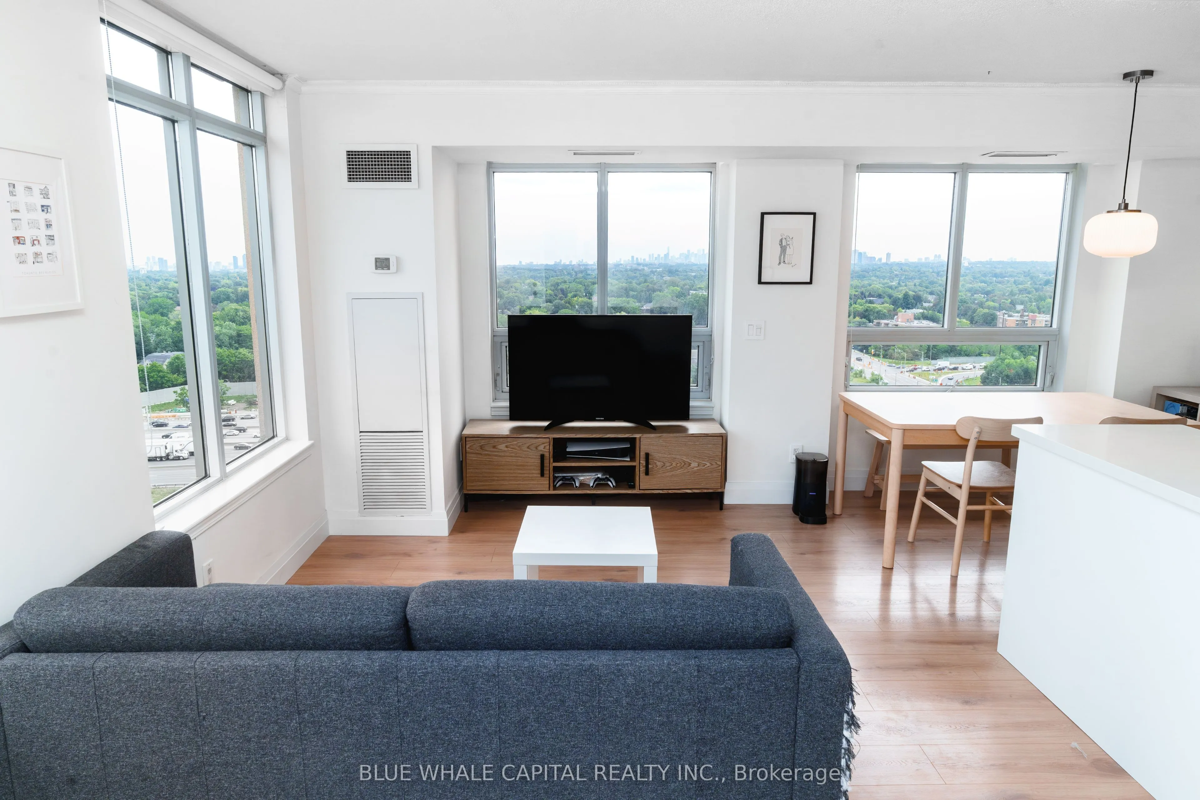 18 Kenaston Gardens #1707