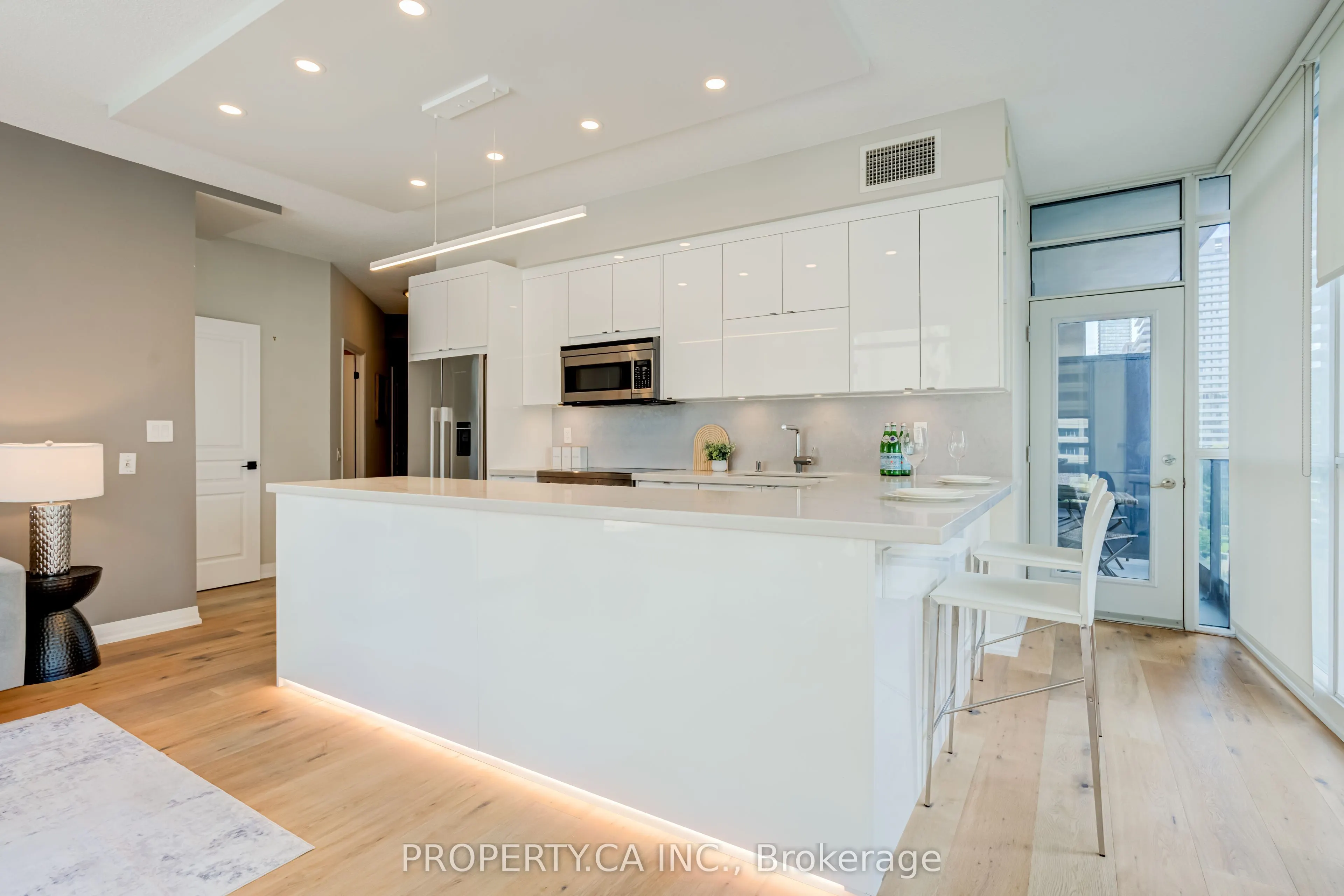 1121 Bay Street #904