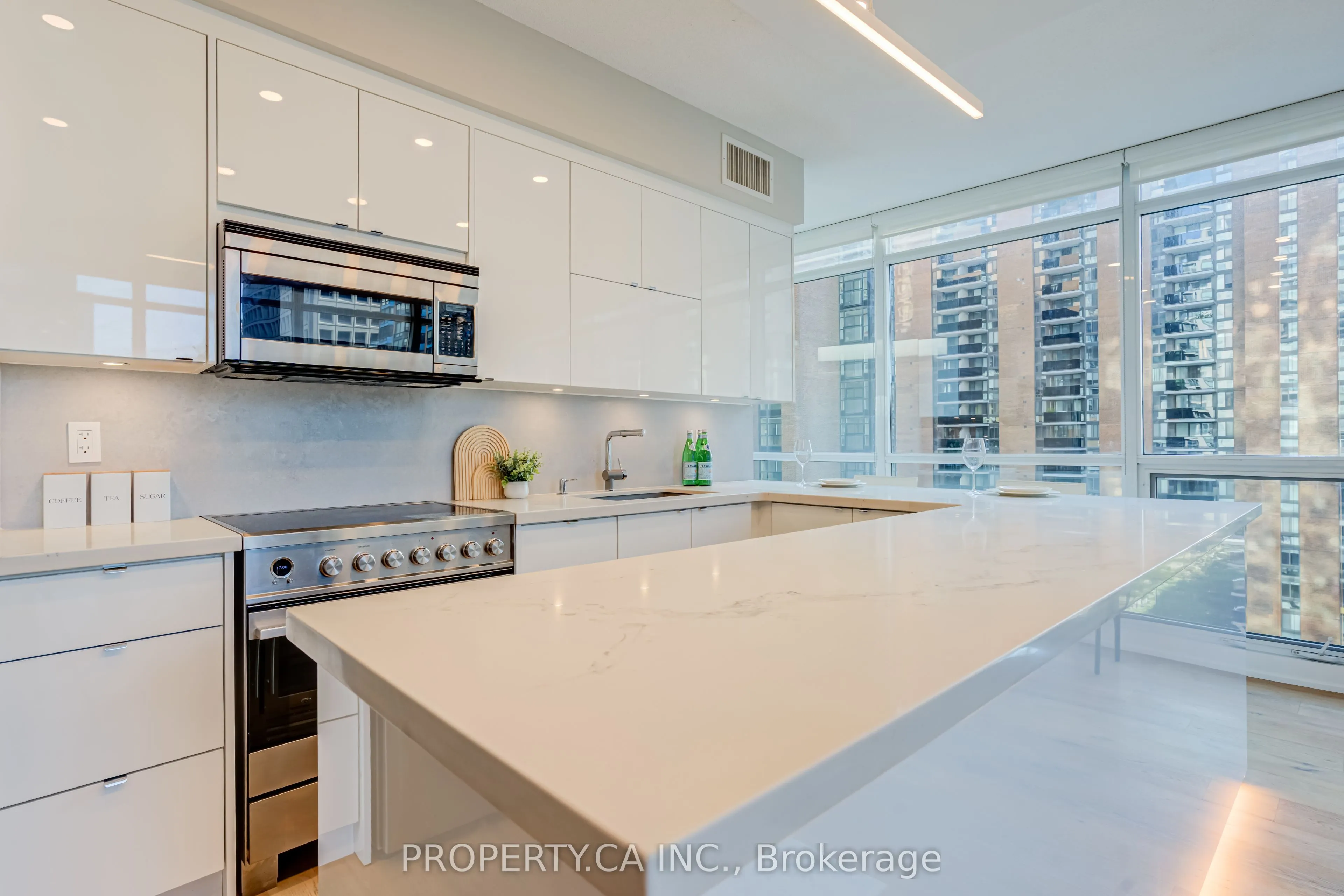 1121 Bay Street #904