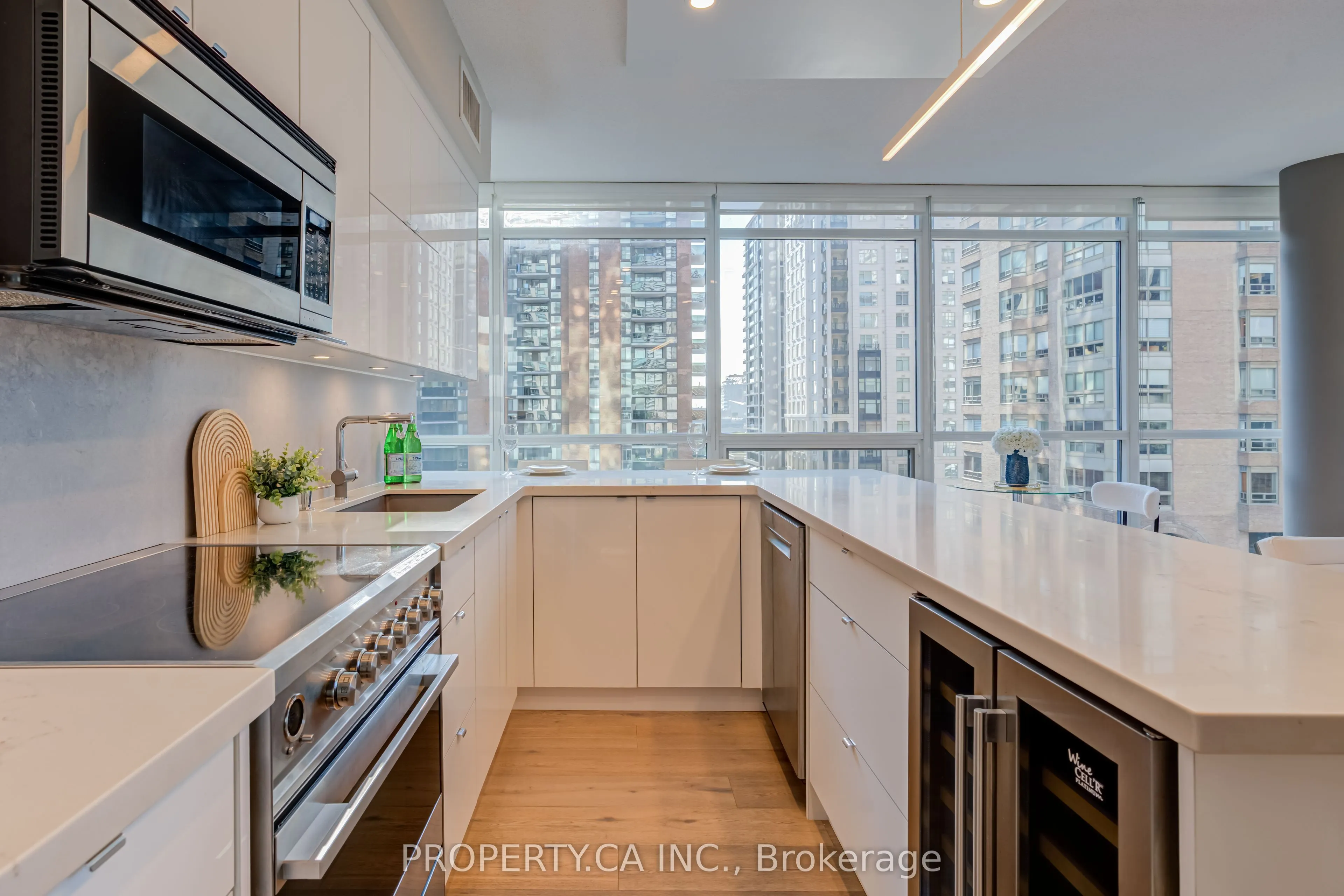 1121 Bay Street #904