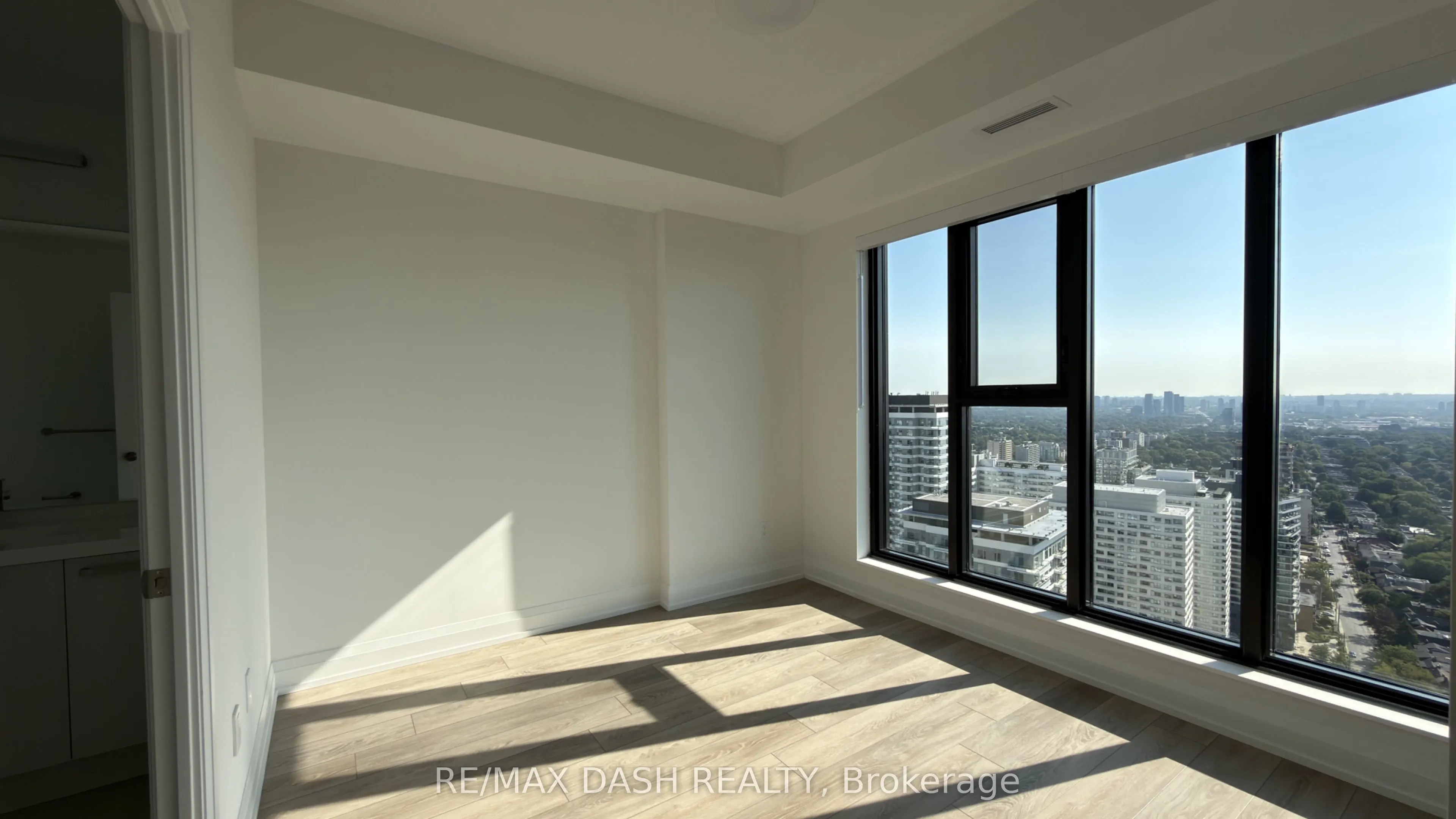 20 Soudan Avenue #3703