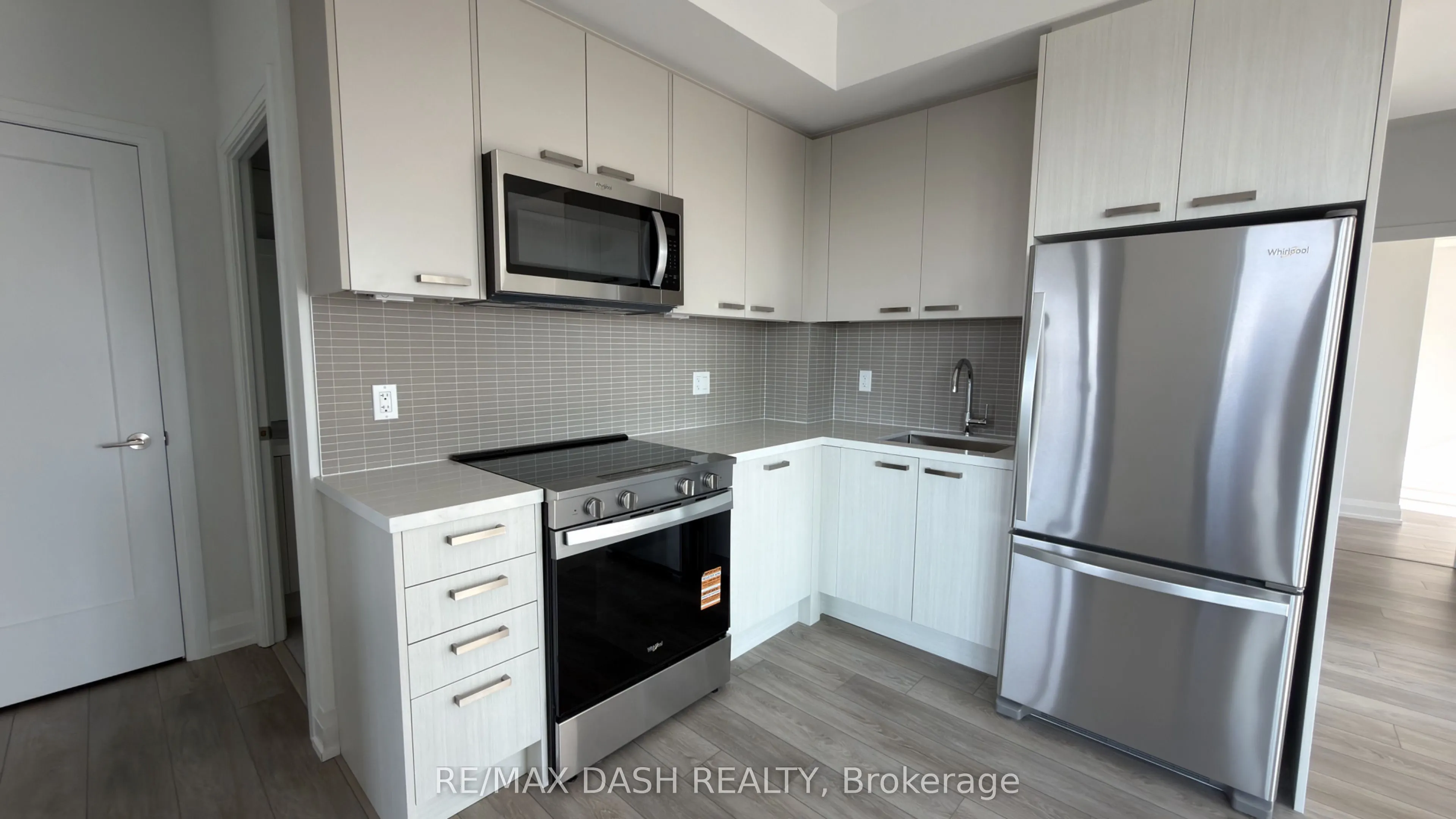 20 Soudan Avenue #3703