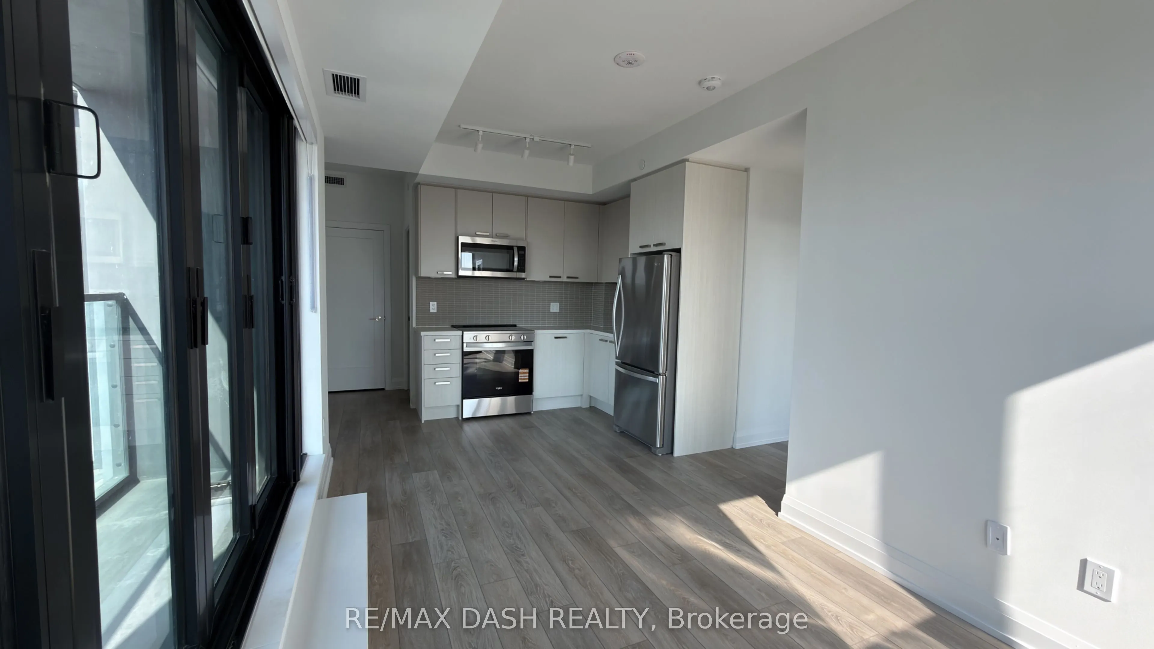 20 Soudan Avenue #3703