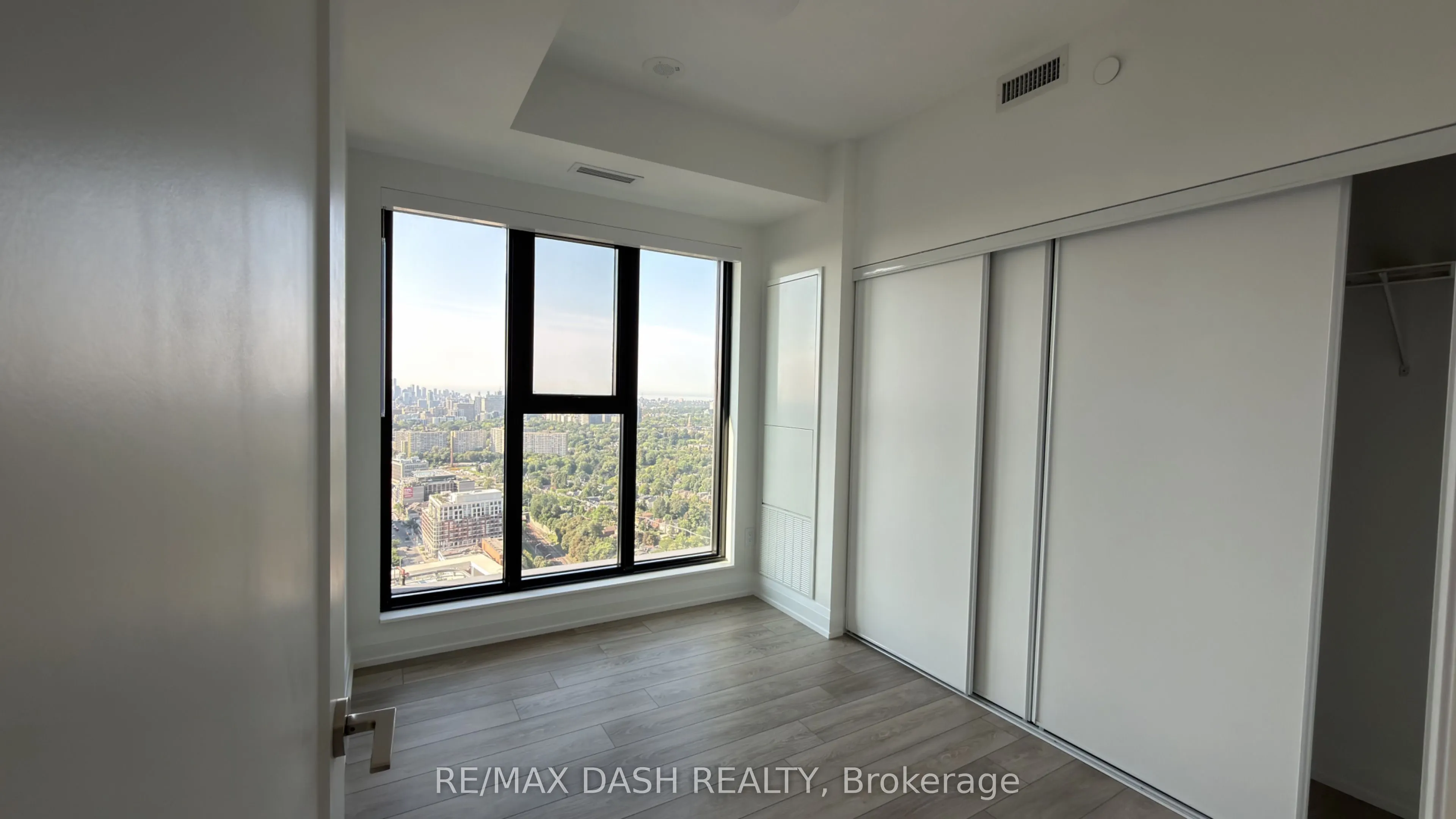 20 Soudan Avenue #3703
