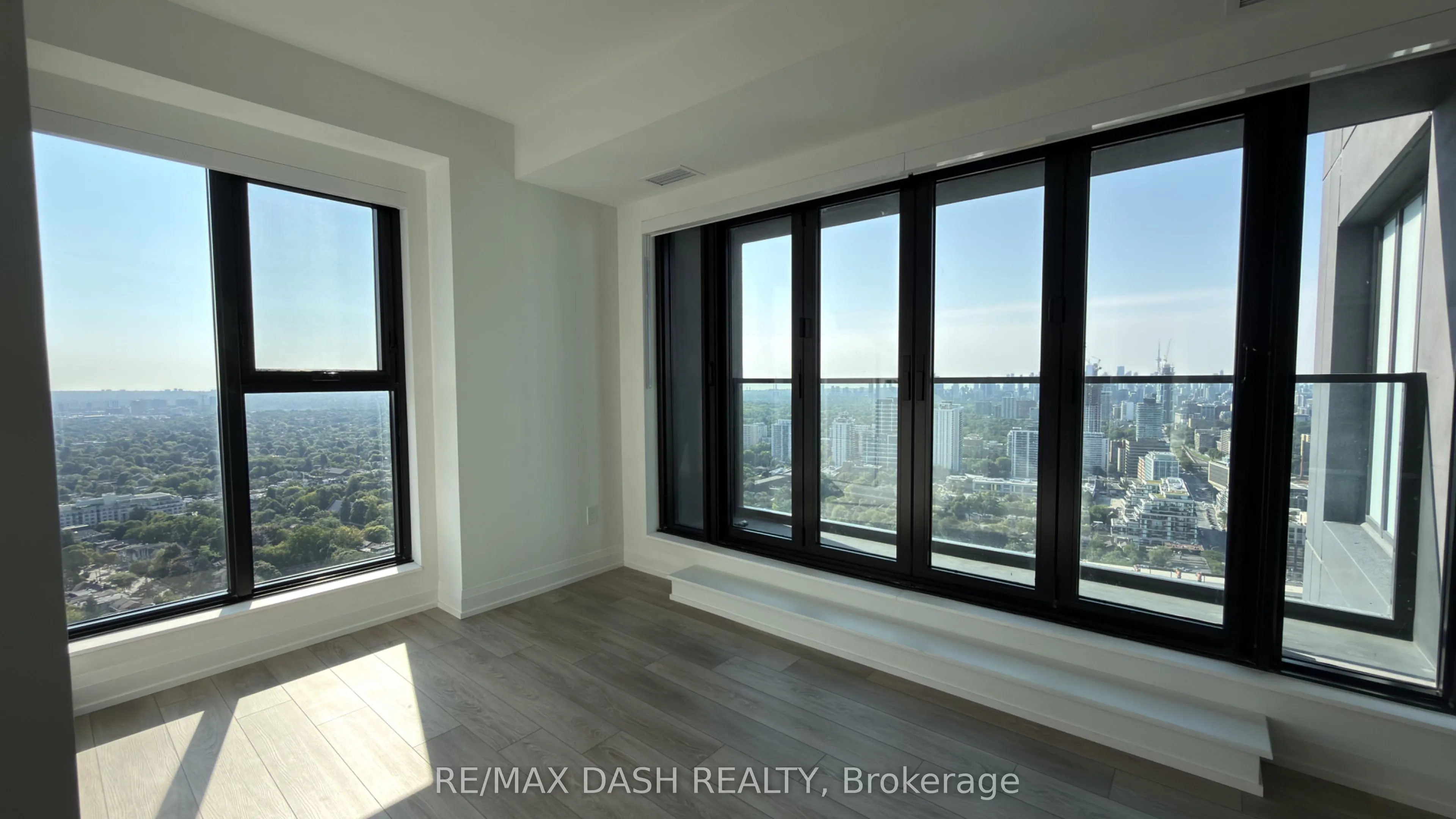 20 Soudan Avenue #3703