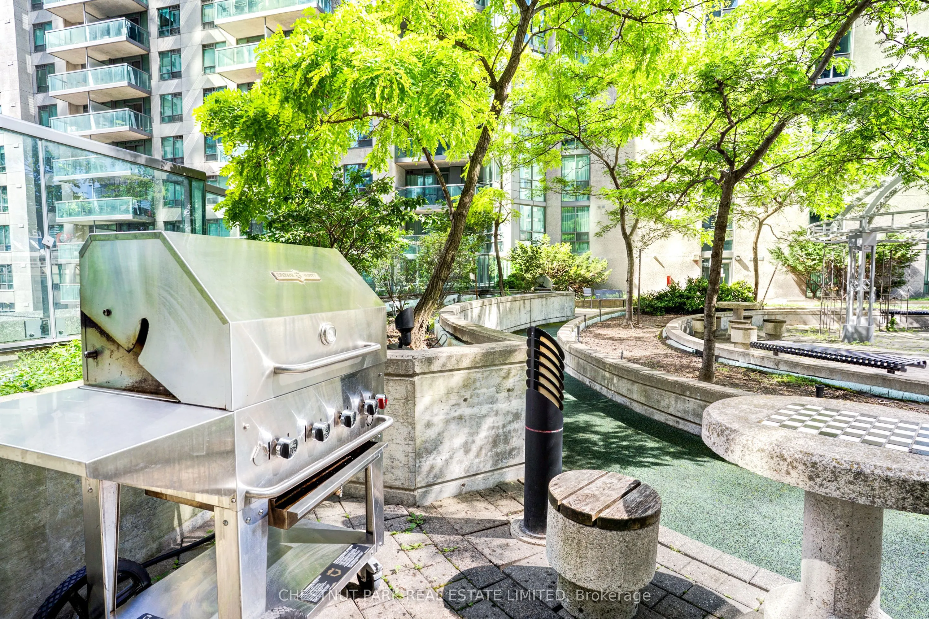 30 Grand Trunk Crescent #1008