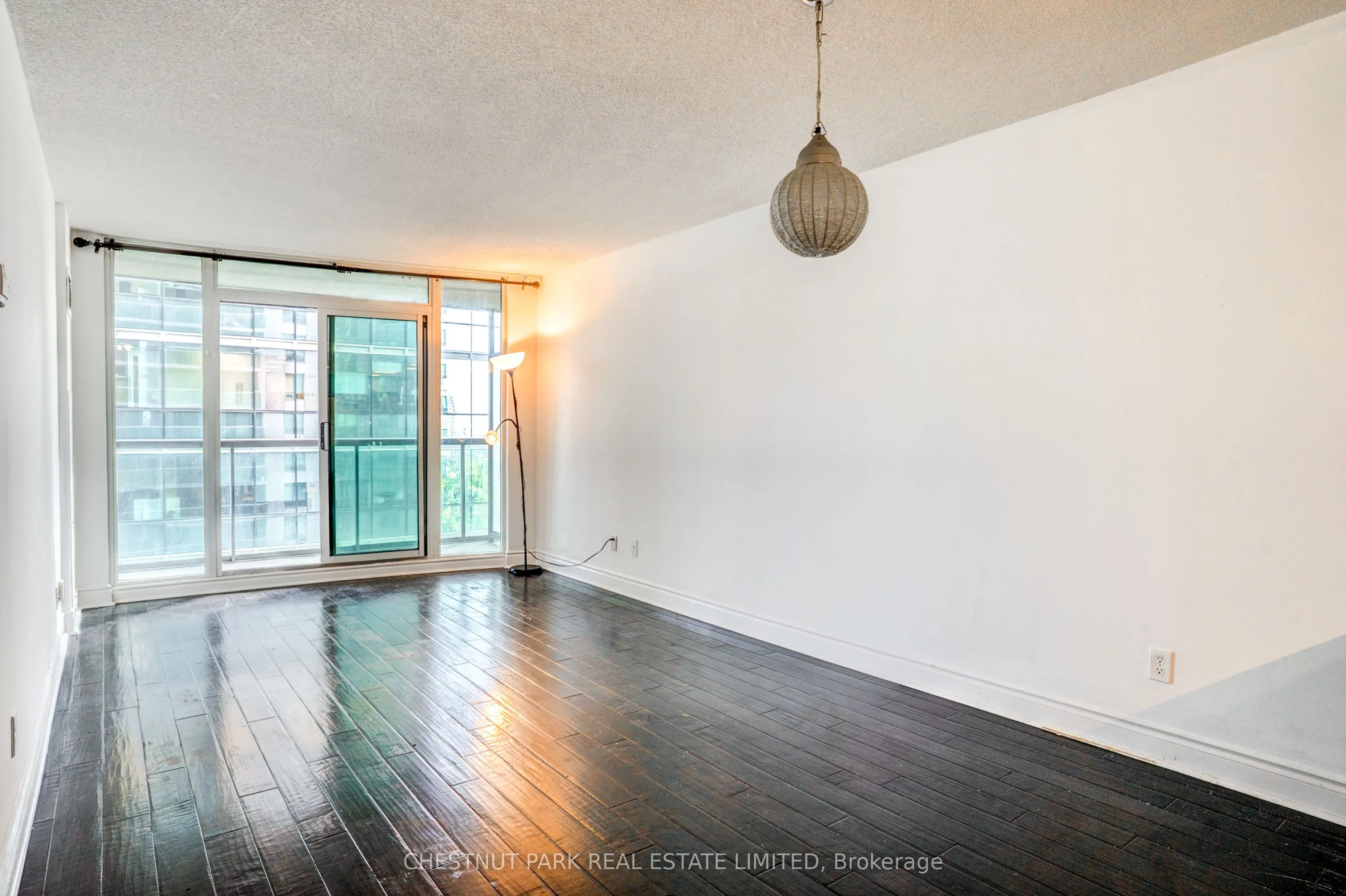 30 Grand Trunk Crescent #1008