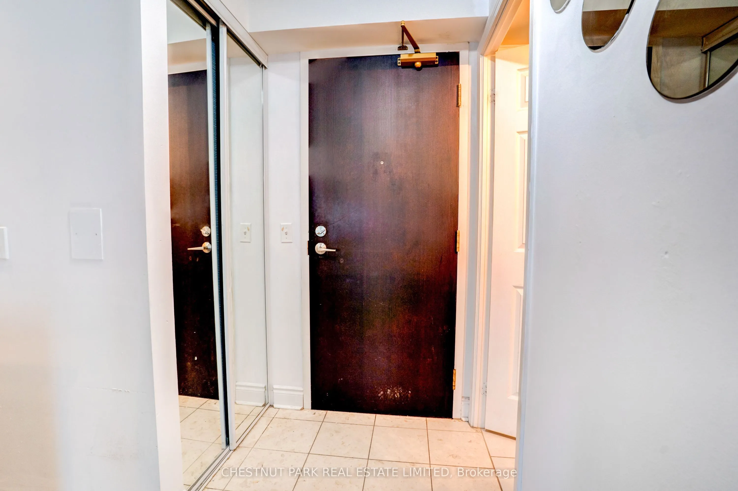 30 Grand Trunk Crescent #1008