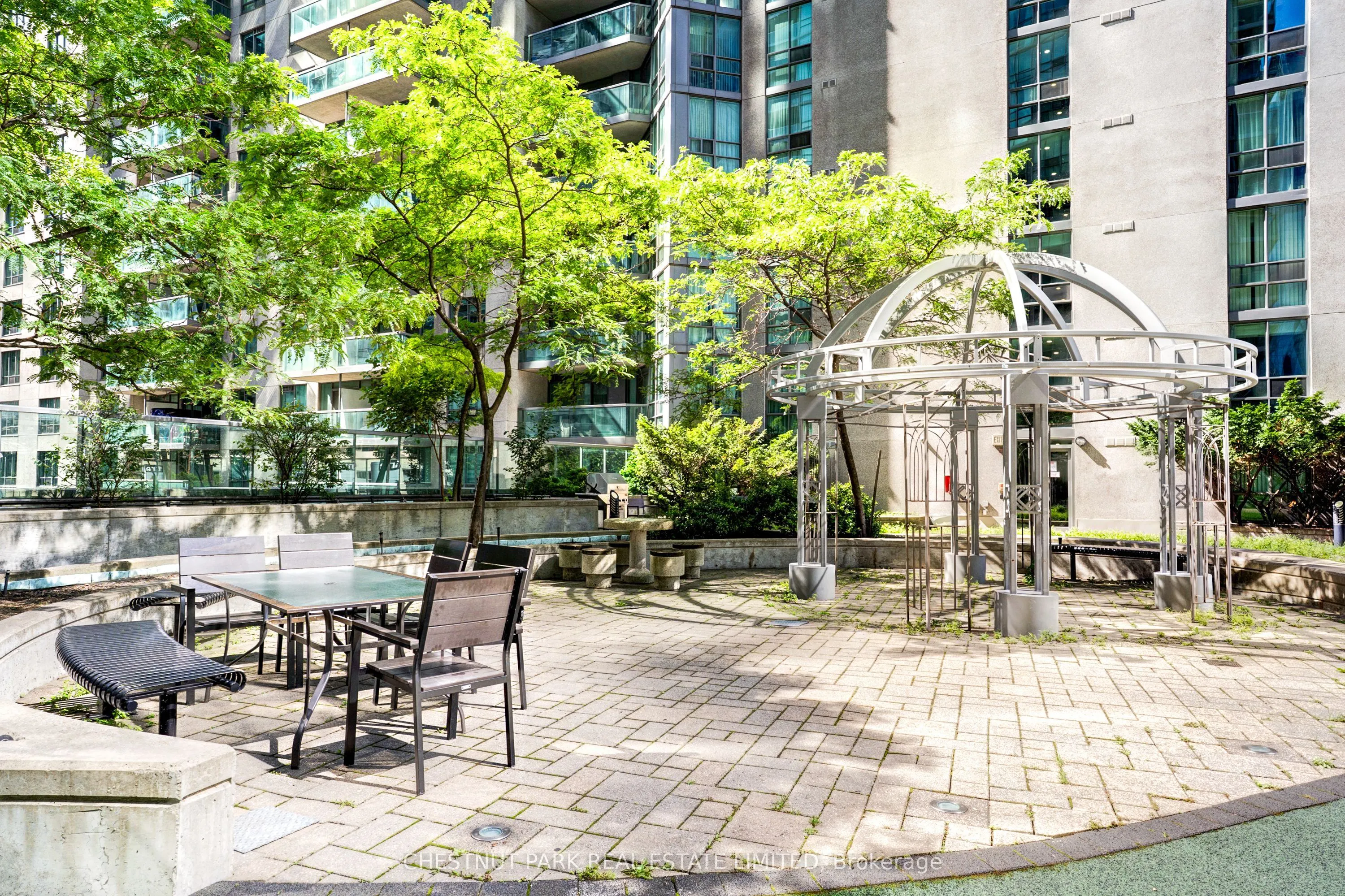 30 Grand Trunk Crescent #1008