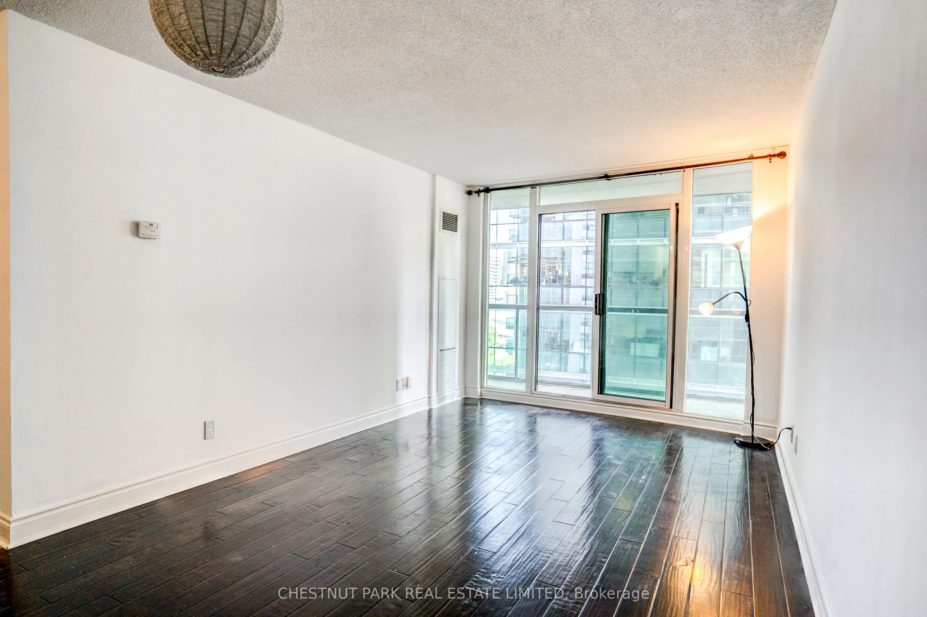 30 Grand Trunk Crescent #1008