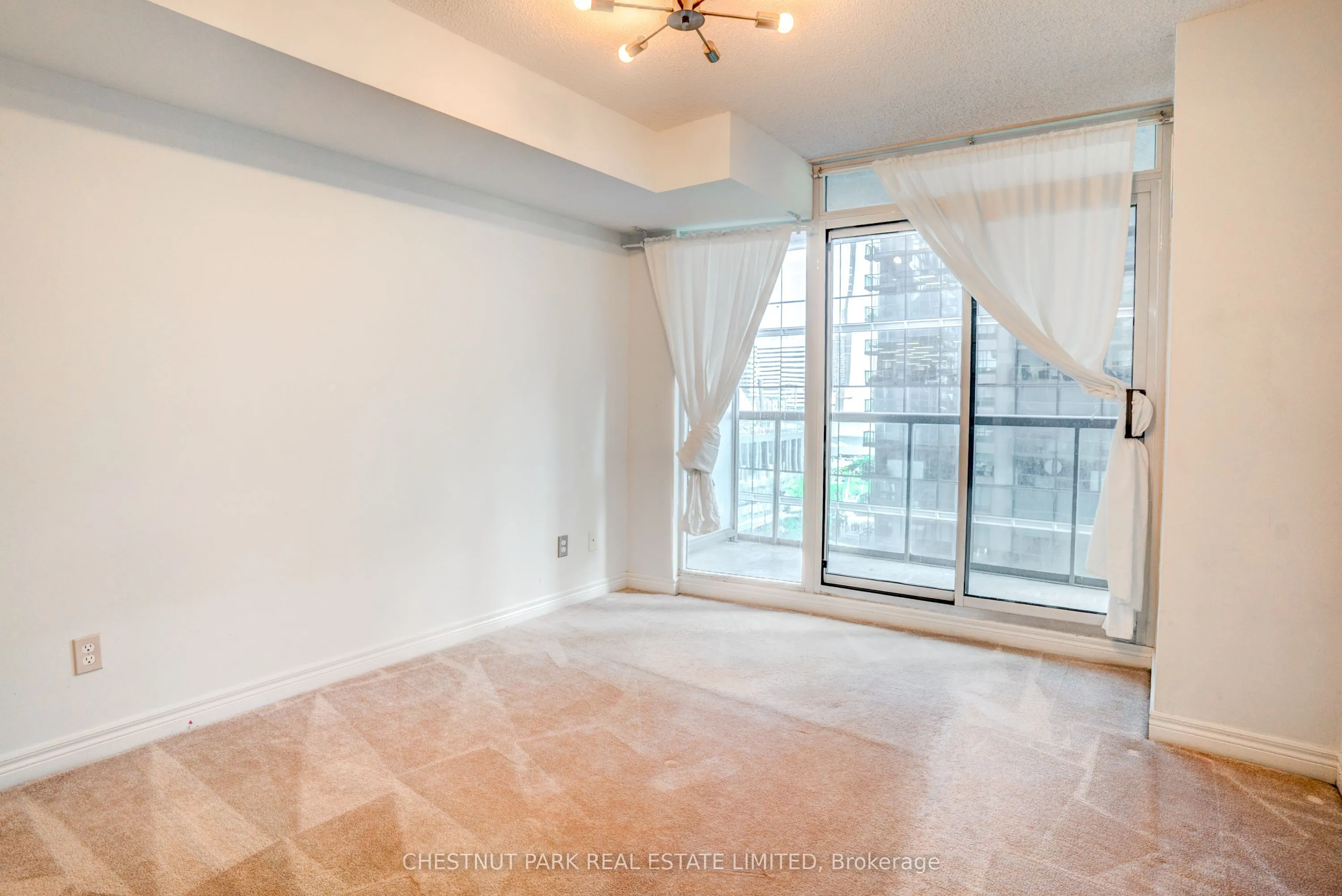 30 Grand Trunk Crescent #1008