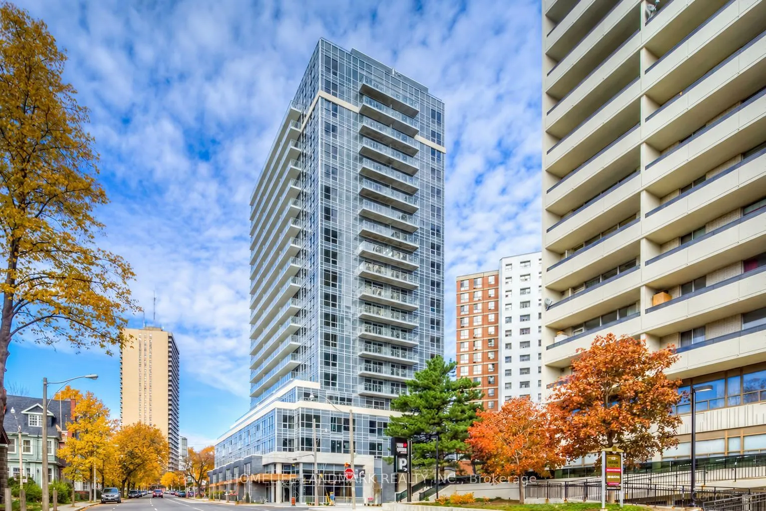 58 Orchard View Boulevard #209