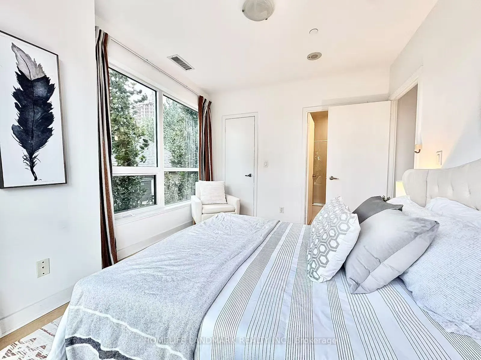 58 Orchard View Boulevard #209