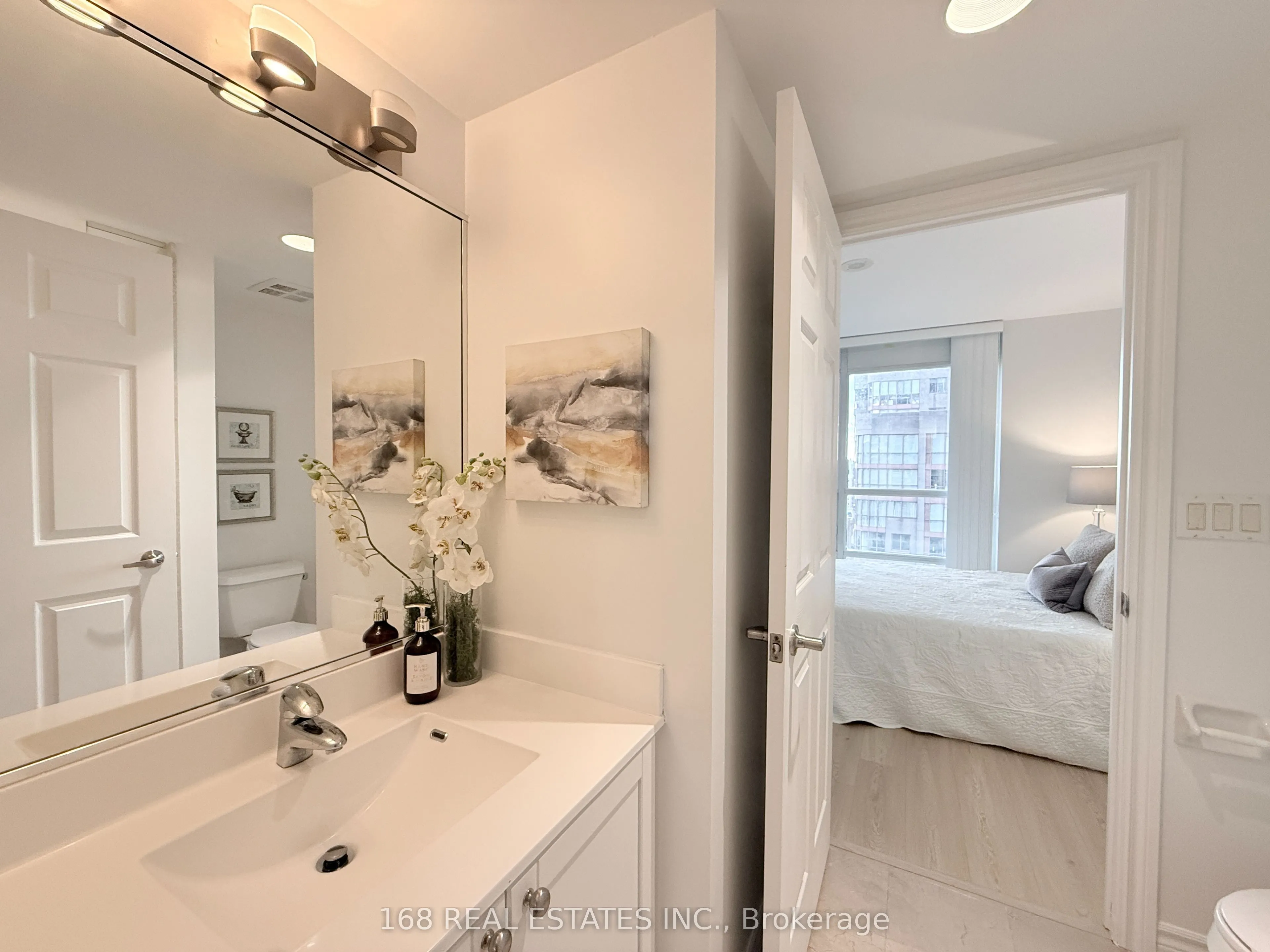 761 Bay Street #2809